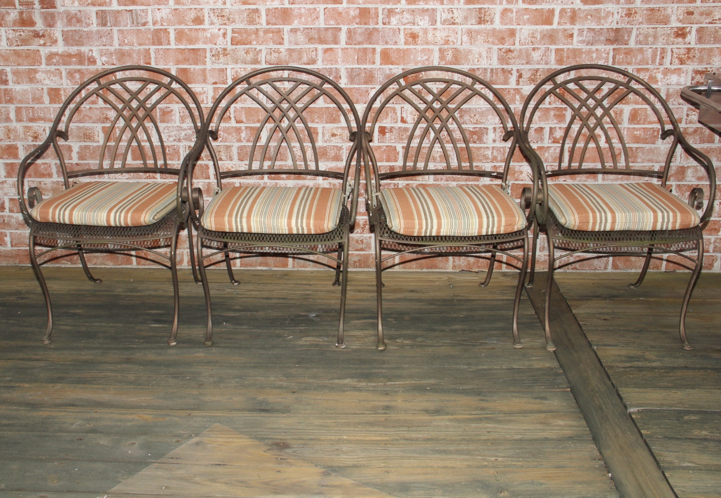 Set of Patio Table And Chairs