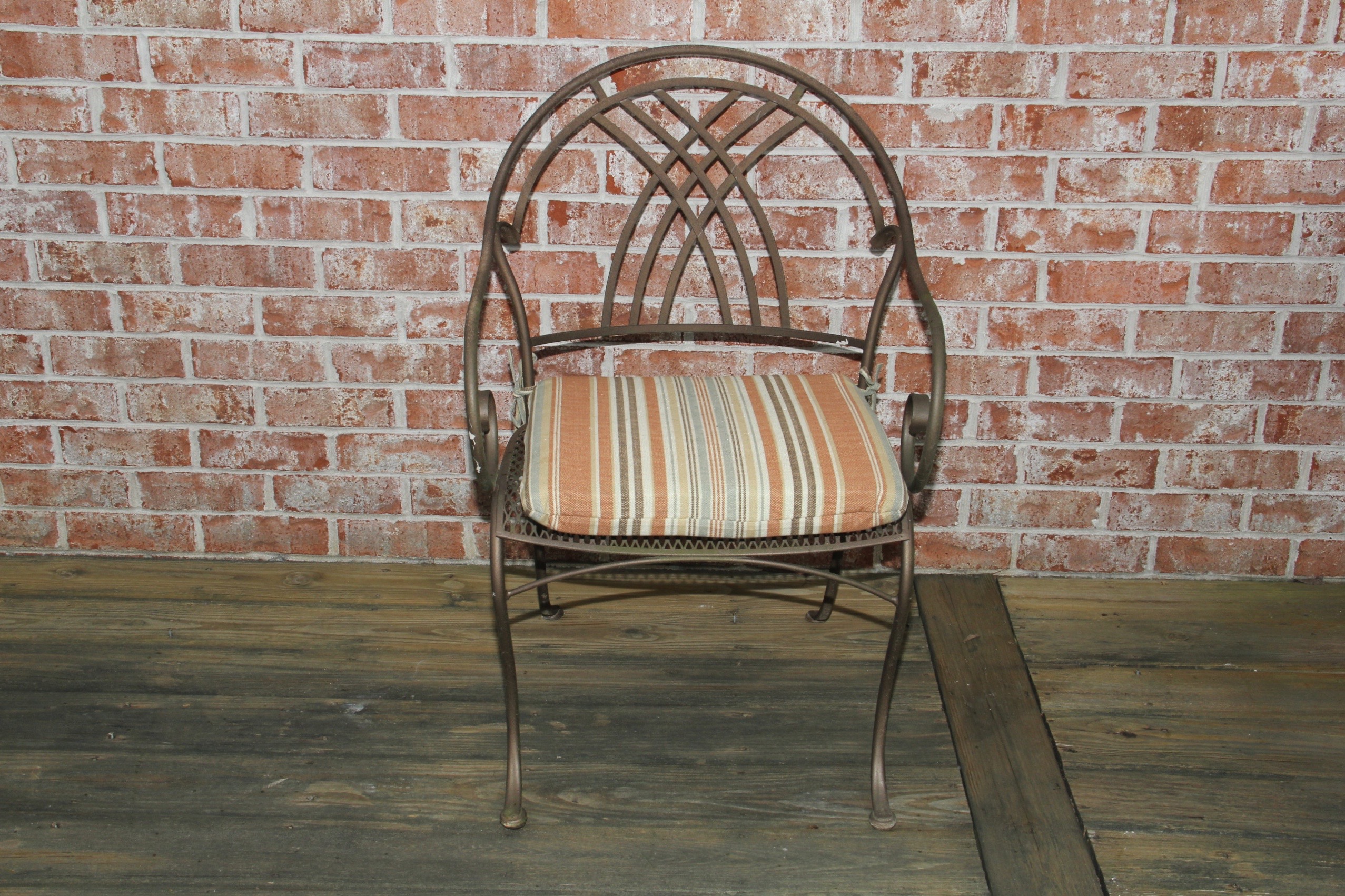 Set of Patio Table And Chairs