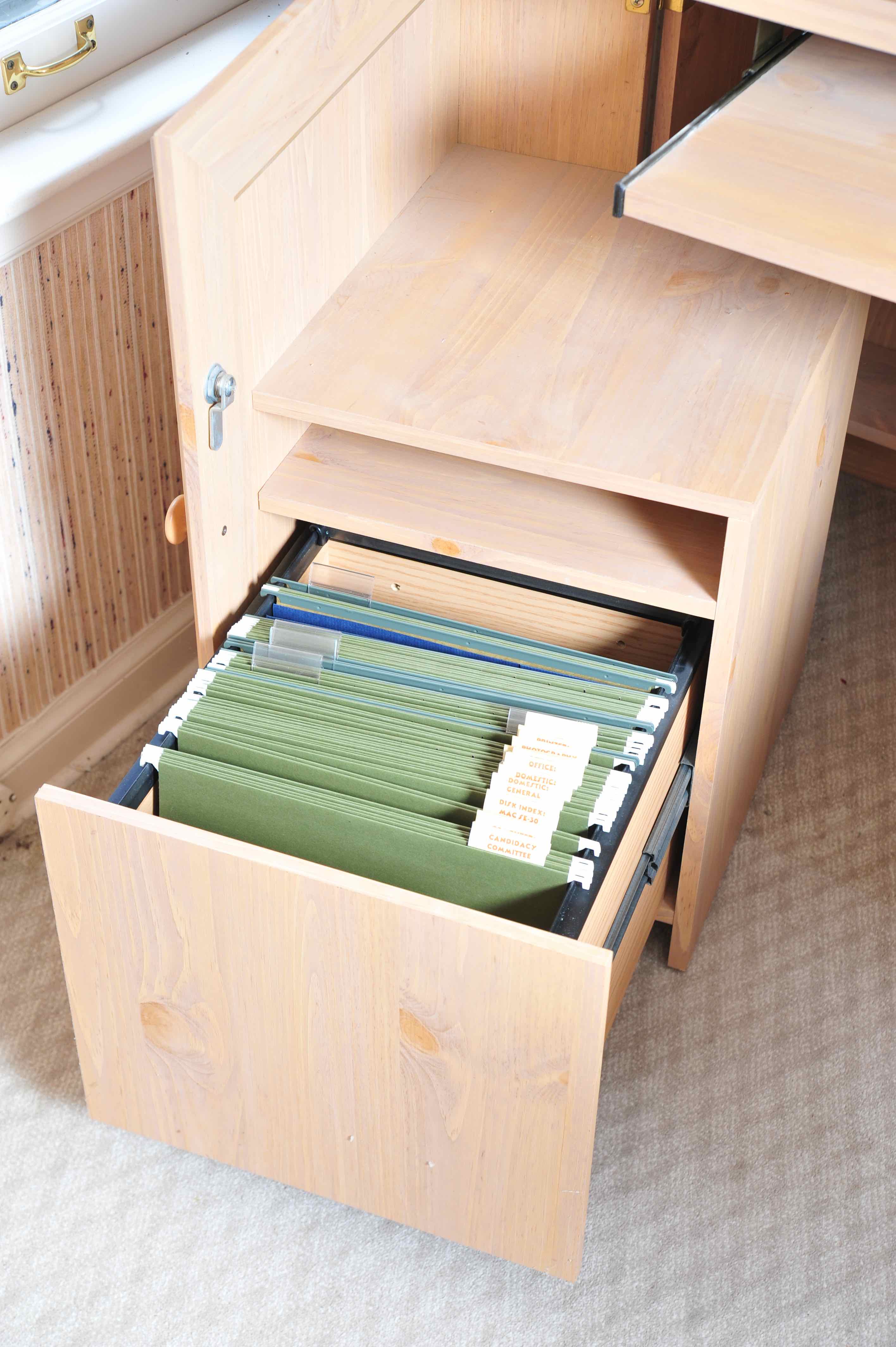 Sauder Furniture Hideaway Desk