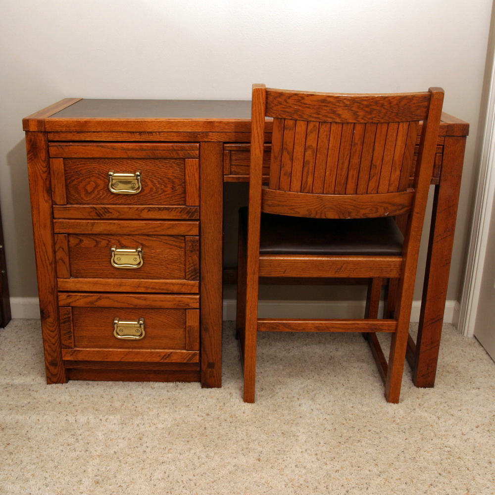 Young Hinkle Desk with Chair