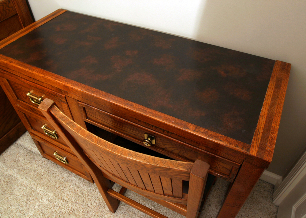 Young Hinkle Desk with Chair