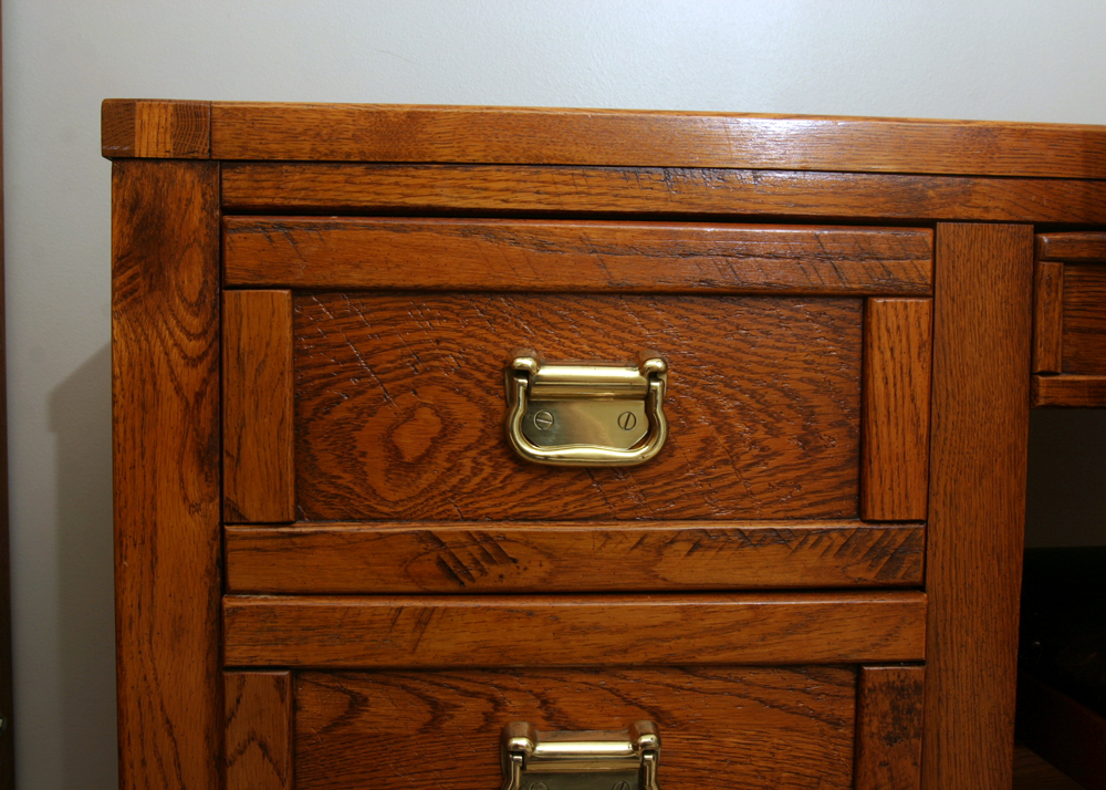 Young Hinkle Desk with Chair