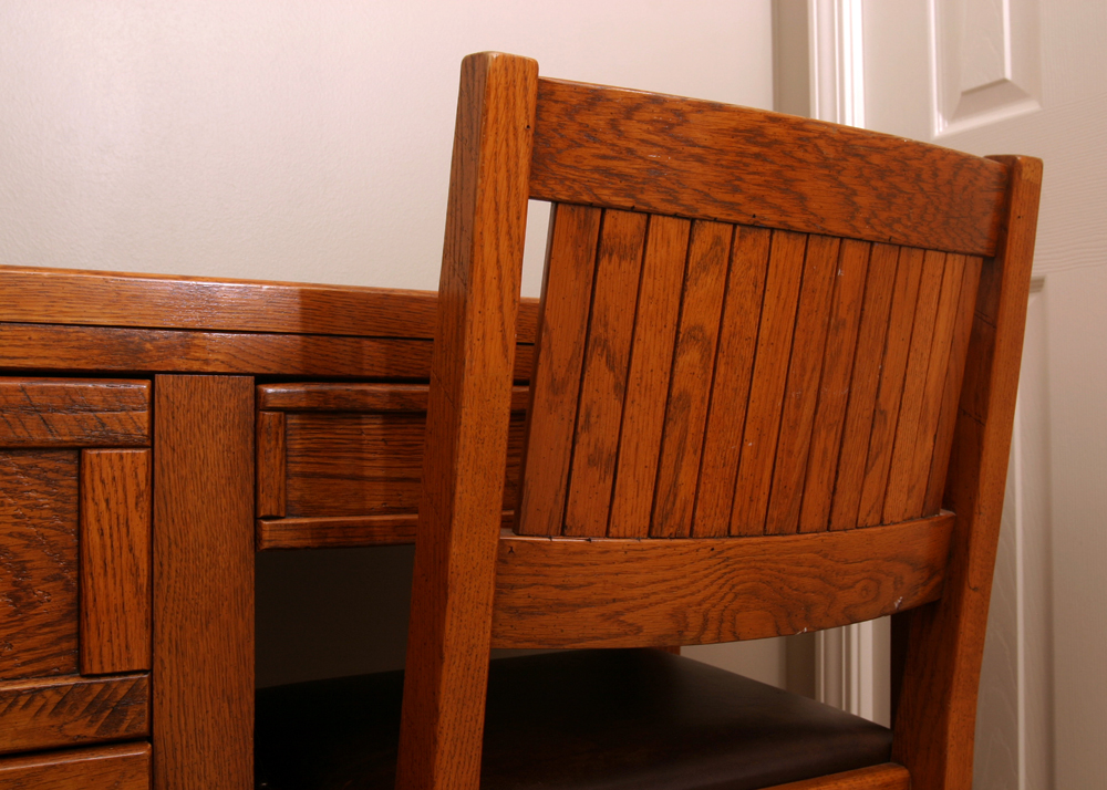 Young Hinkle Desk with Chair