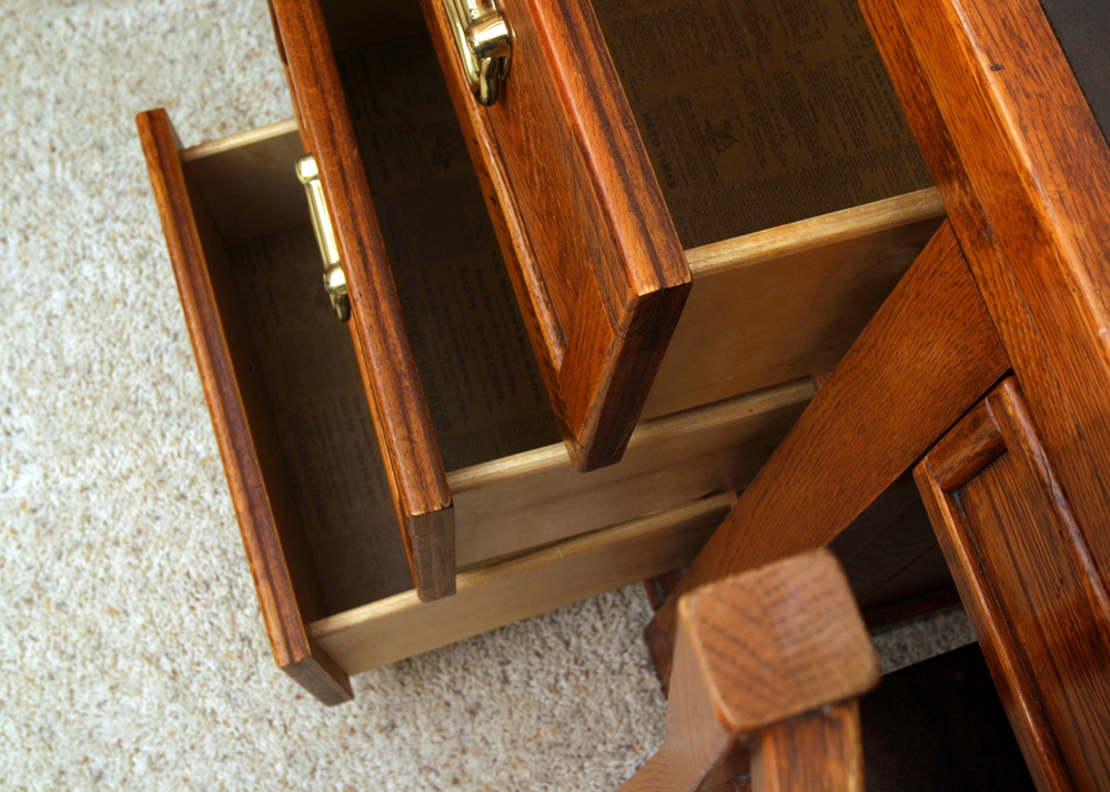 Young Hinkle Desk with Chair