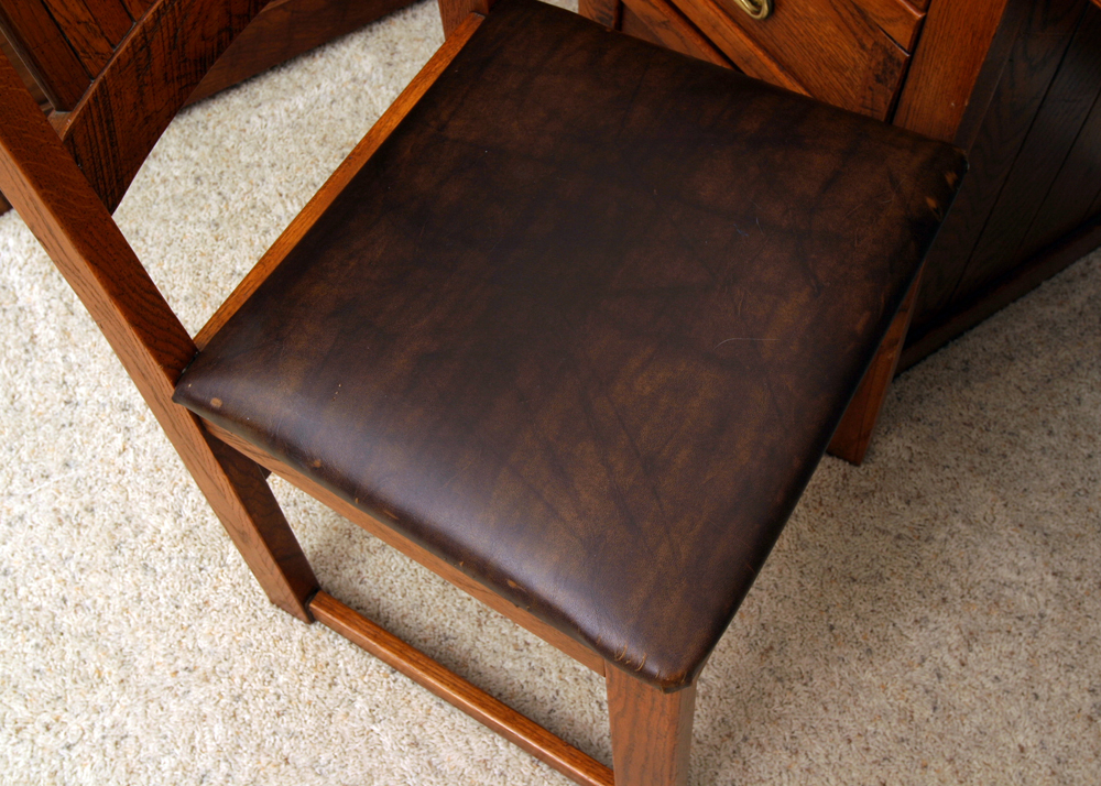 Young Hinkle Desk with Chair