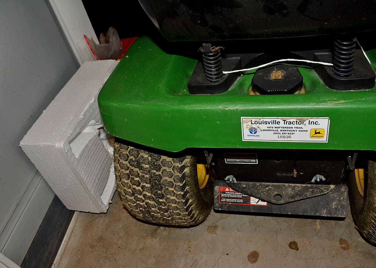 John Deere LX188 Riding Lawn Mower with Piranha 44" Mulching Deck