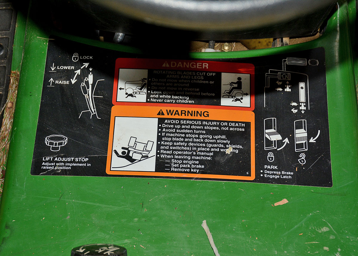 John Deere LX188 Riding Lawn Mower with Piranha 44" Mulching Deck