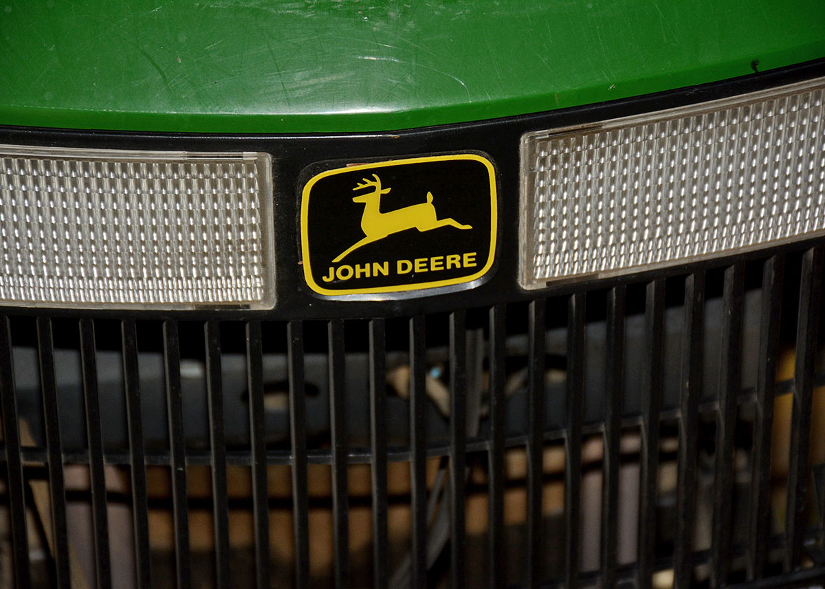 John Deere LX188 Riding Lawn Mower with Piranha 44" Mulching Deck