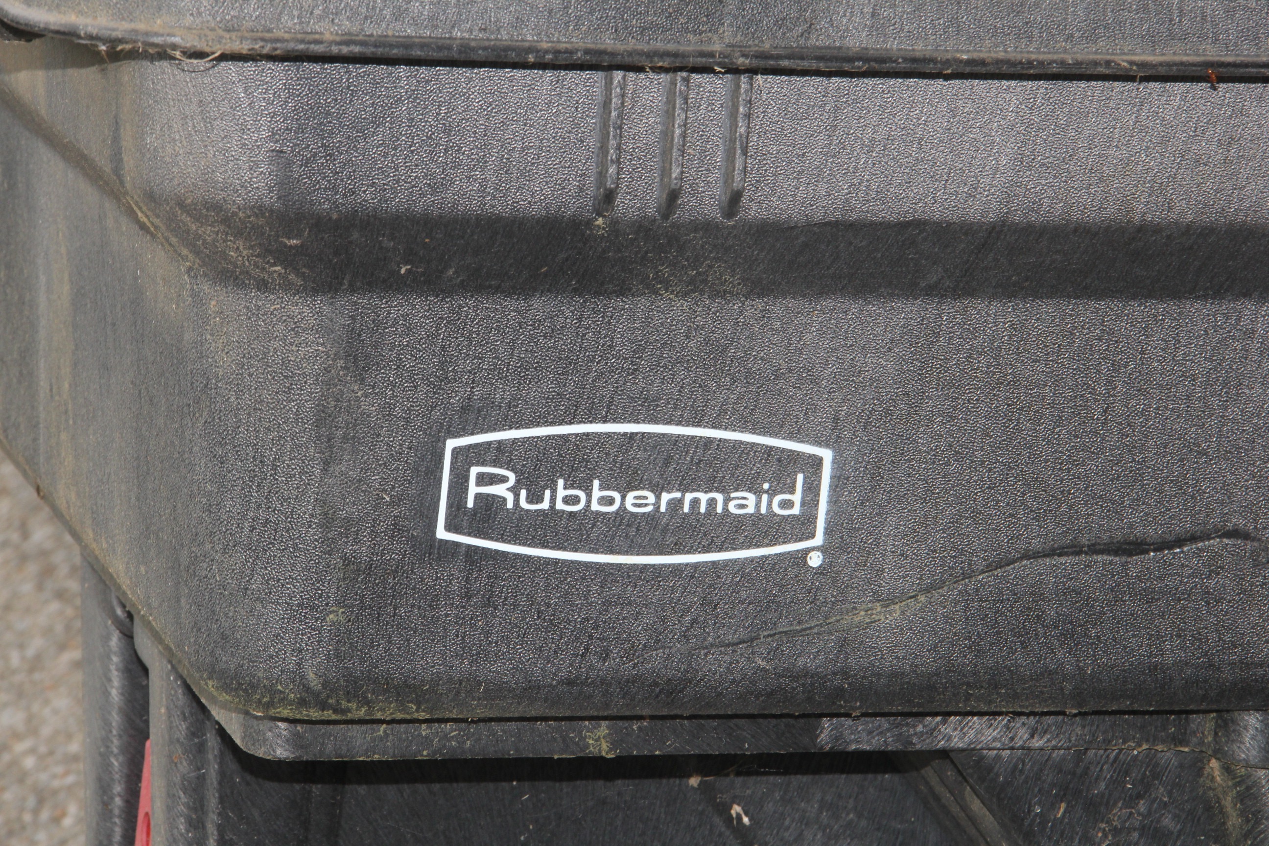 Outdoor Rubbermaid Dump Wagon