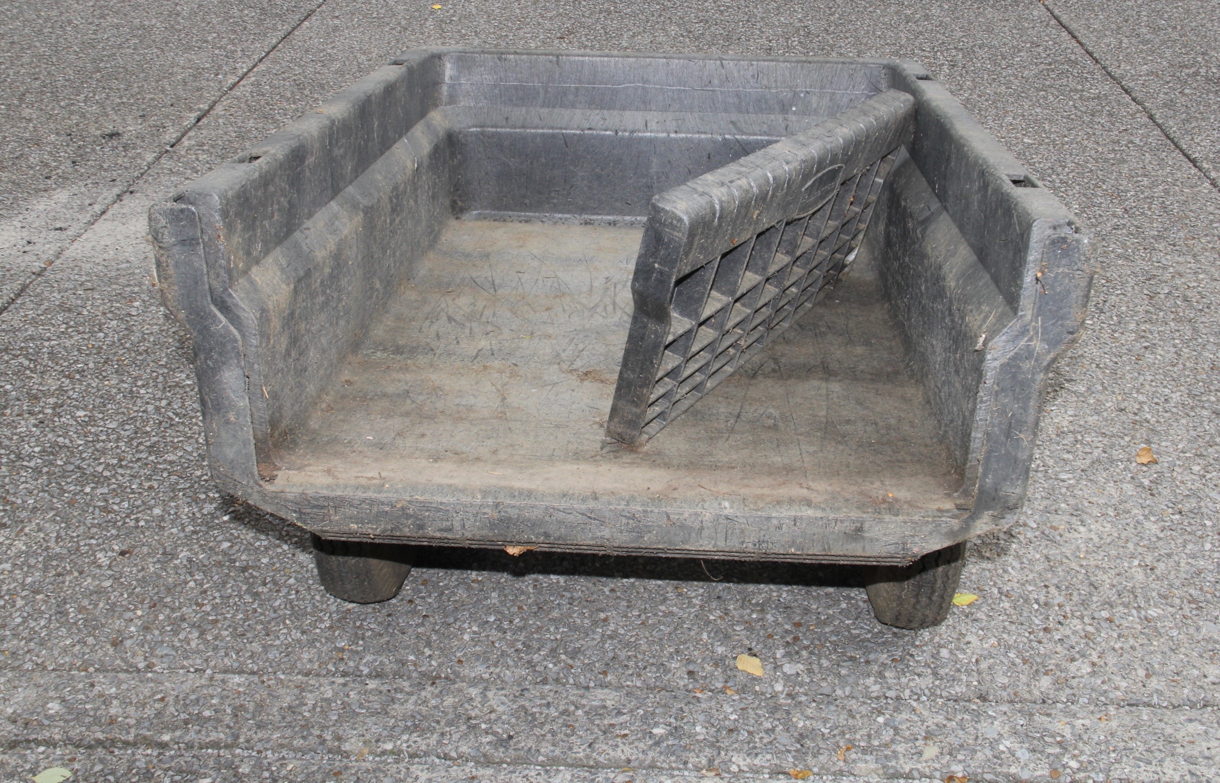 Outdoor Rubbermaid Dump Wagon