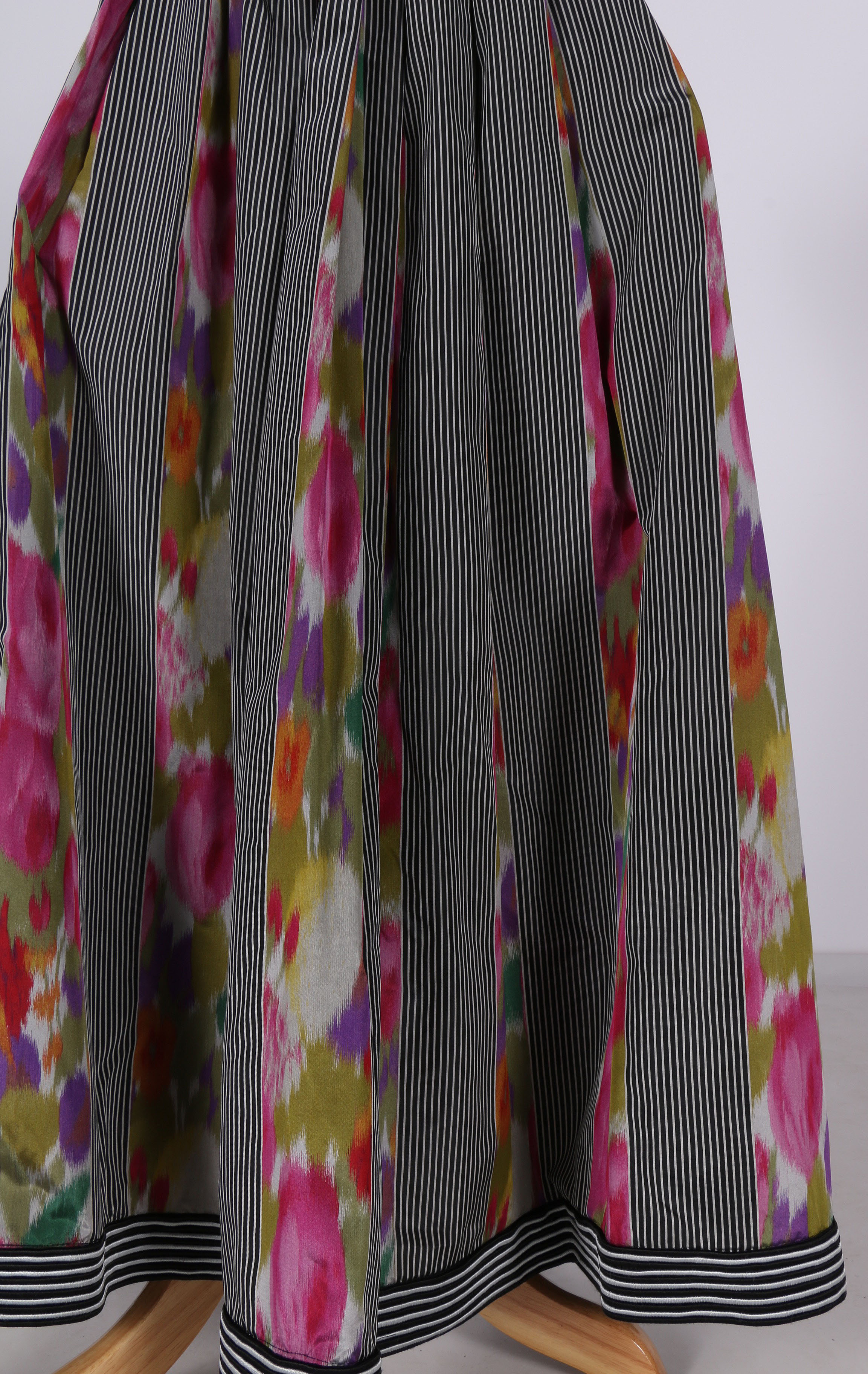 Vintage Oscar De La Renta Taffeta Tea-Length Skirt