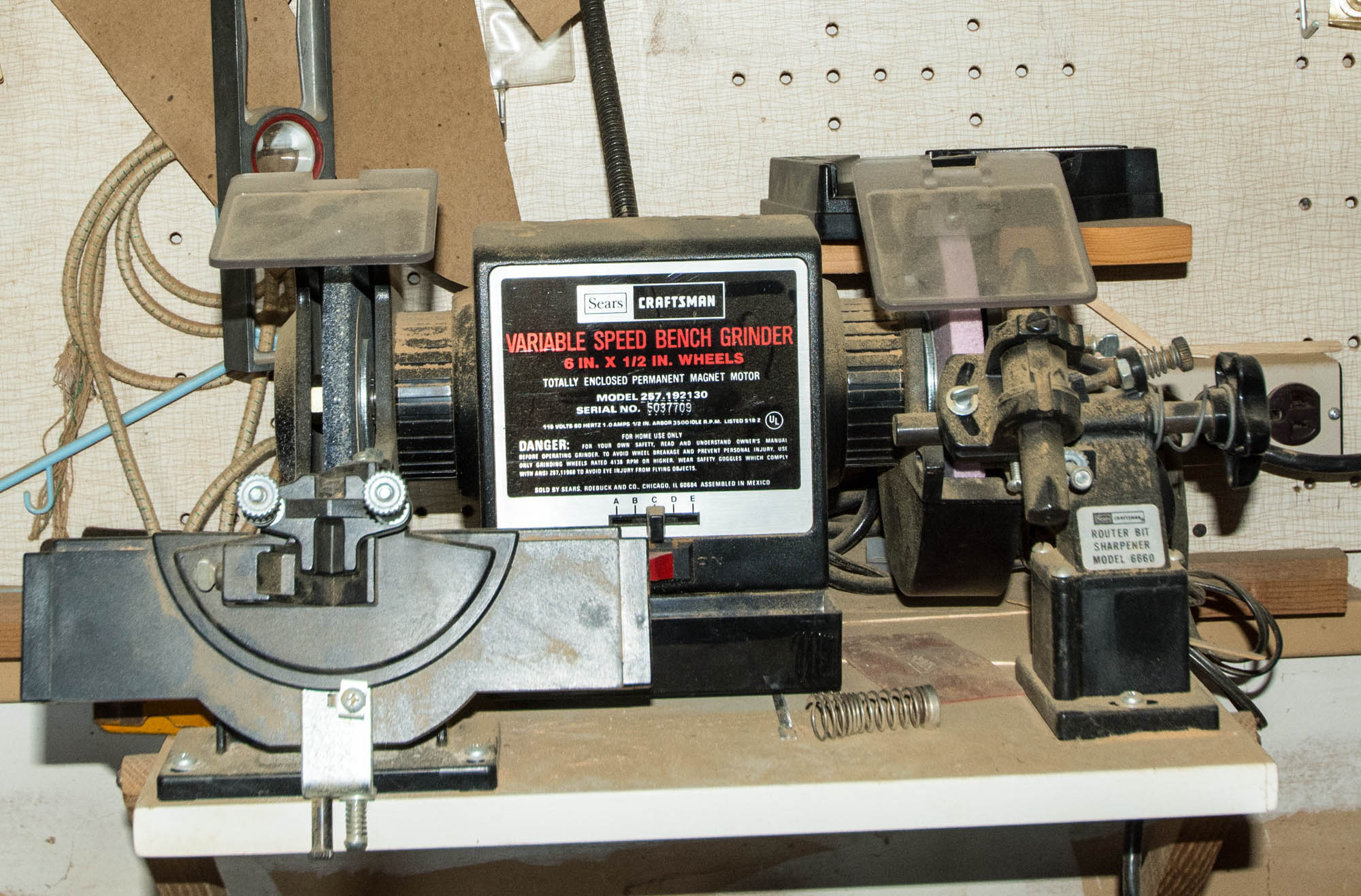 Craftsman 6 Inch Variable Speed Bench Grinder