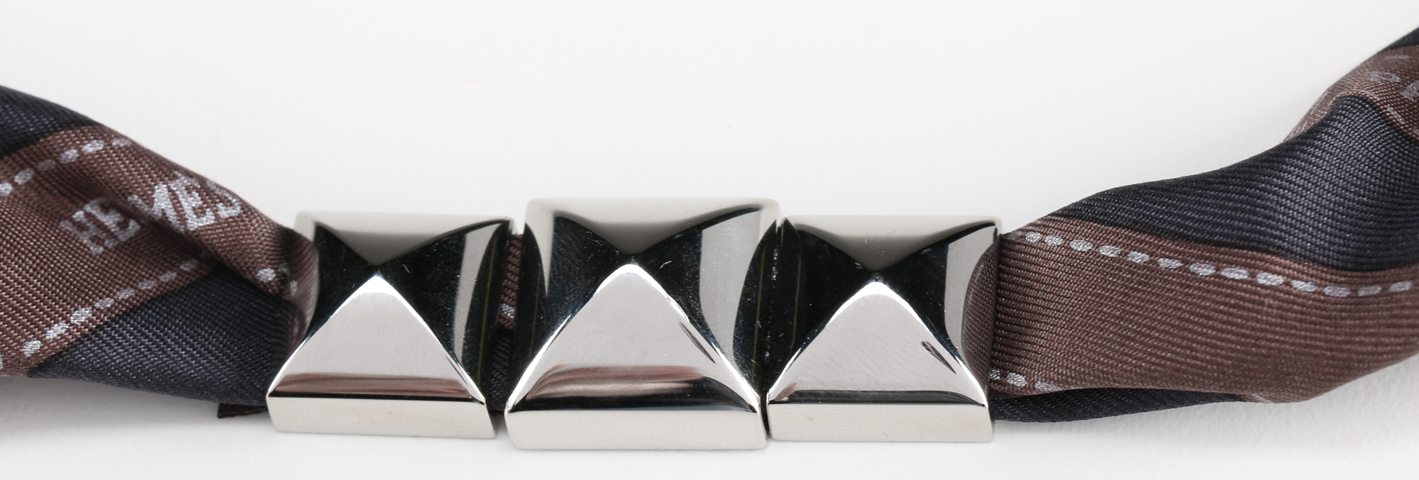 Hermès Twilly Scarf with Palladium Silver Tone Scarf rings.