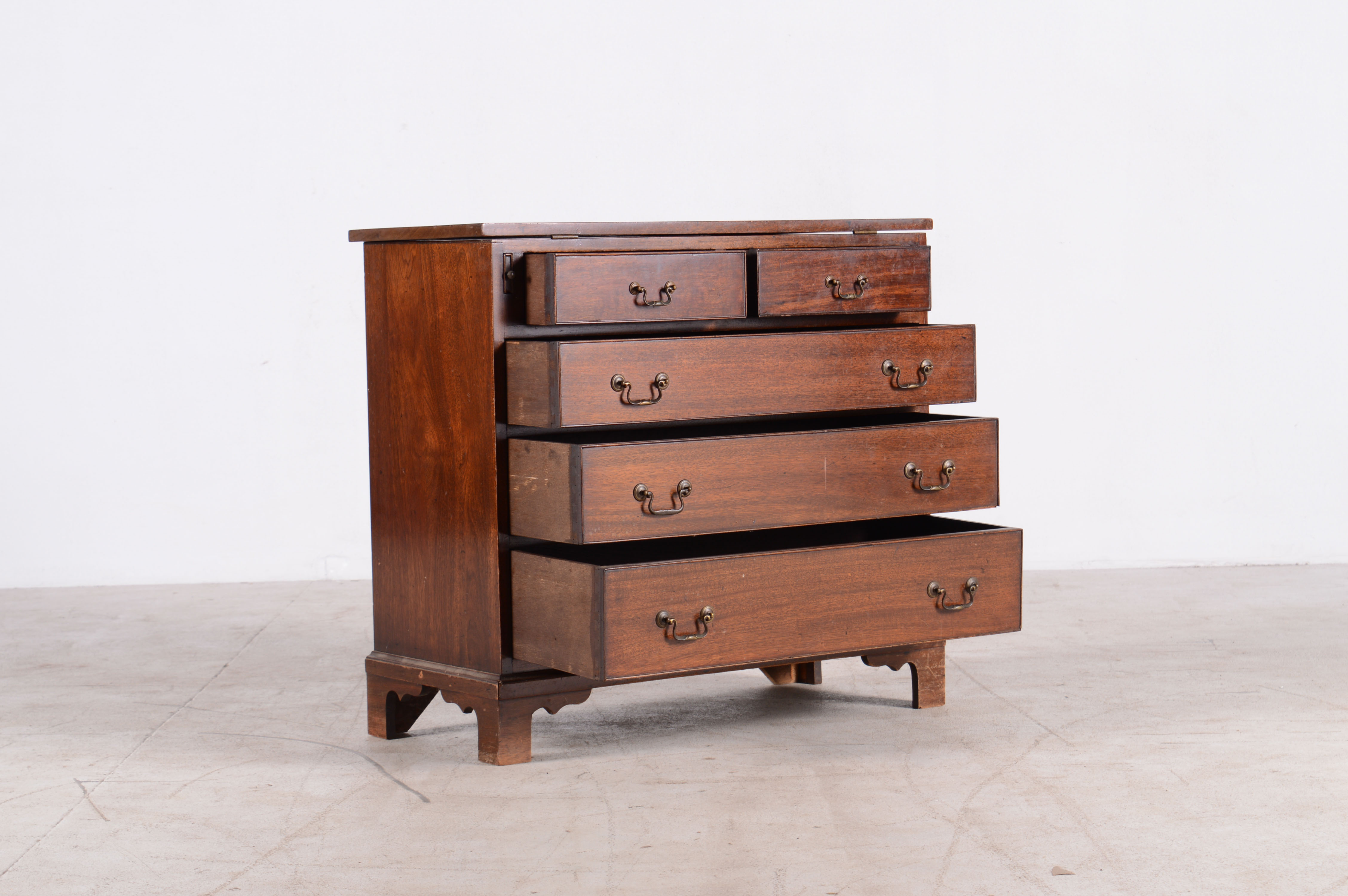 Vintage Chippendale Style Mahogany Bachelors Chest