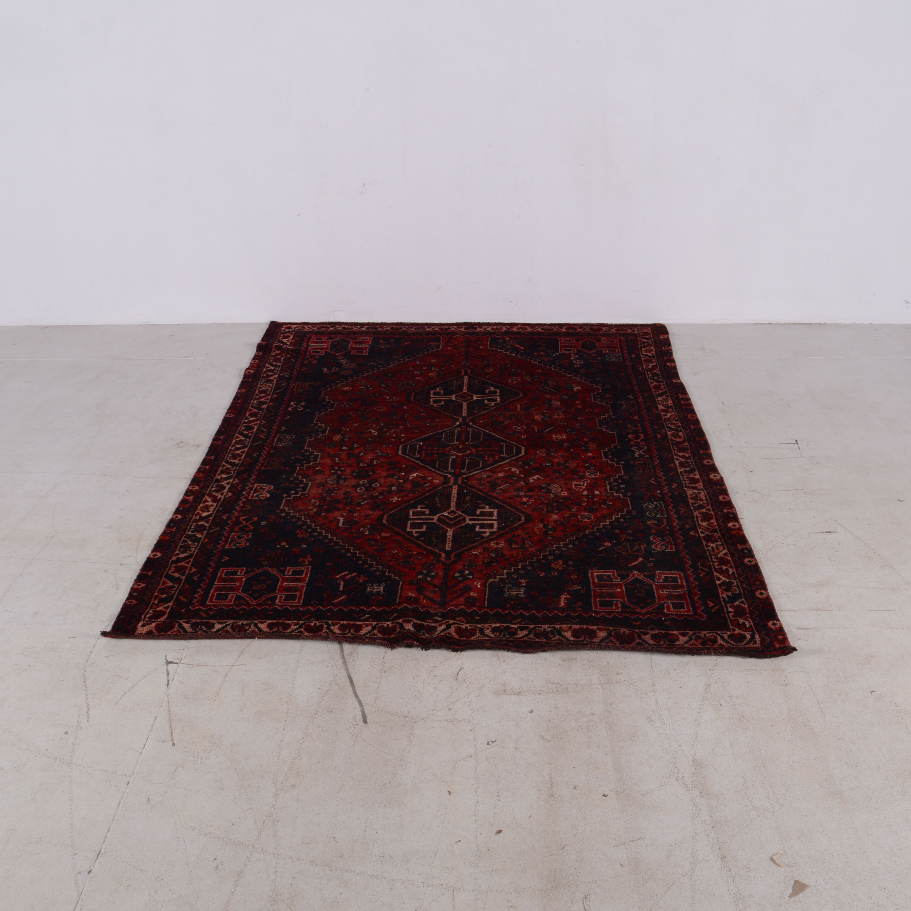 Hand-Knotted Pakistani Qashqai Rug