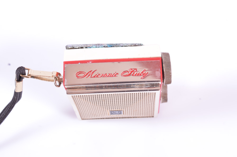 Vintage Standard Micronic Ruby Transistor Radio
