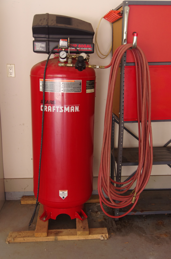 Craftsman 6 HP Twin Cylinder Air Compressor with 100 ft Hose