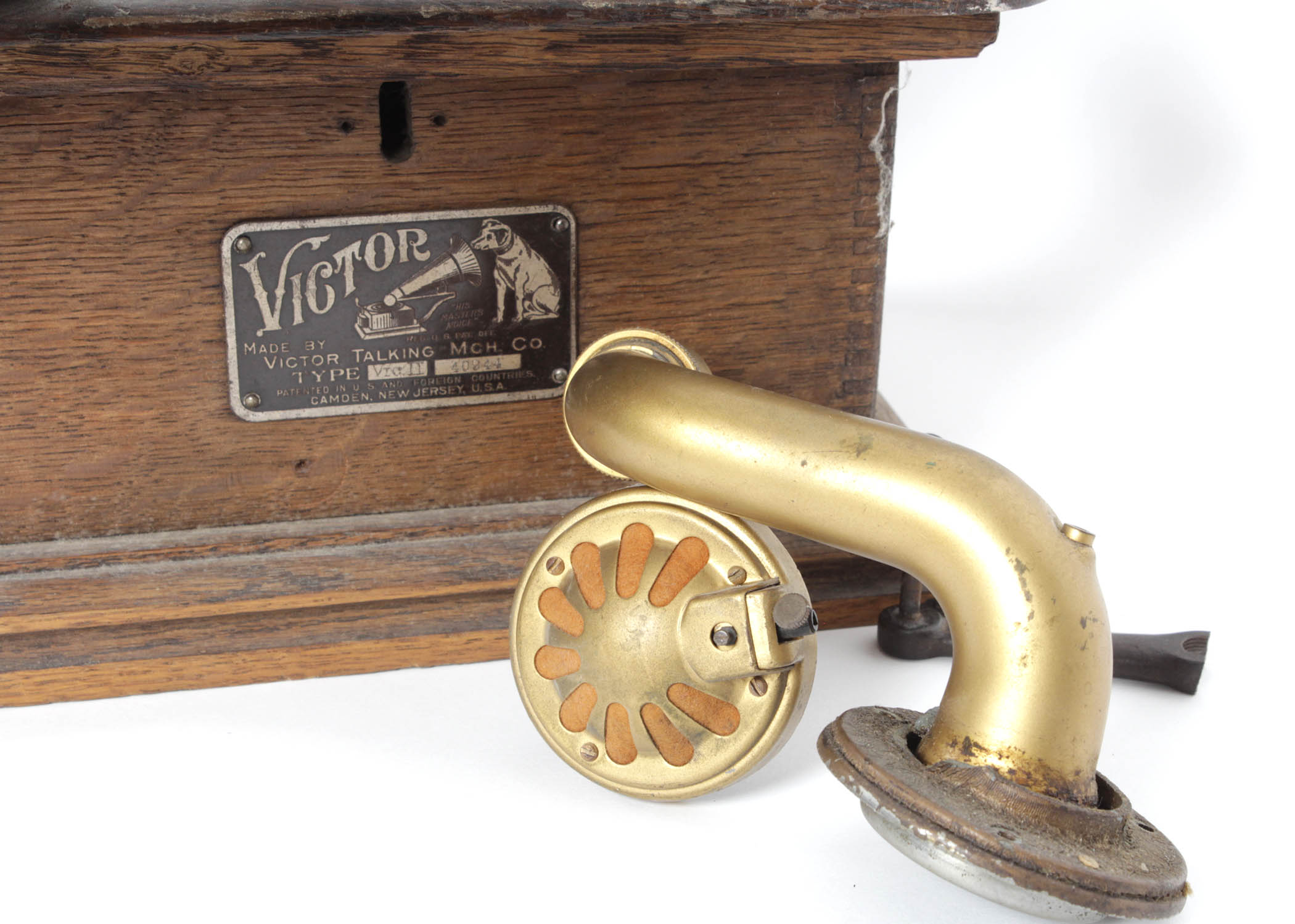 Vintage Horn Victrola  VIC.II 40944