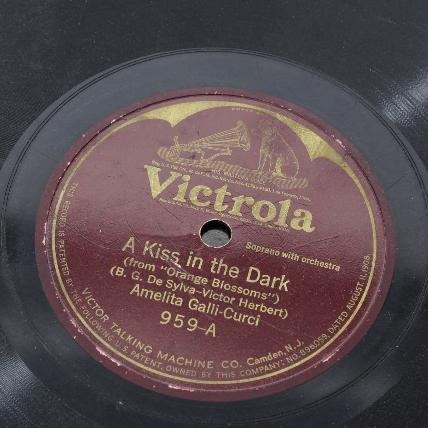 Vintage Horn Victrola  VIC.II 40944