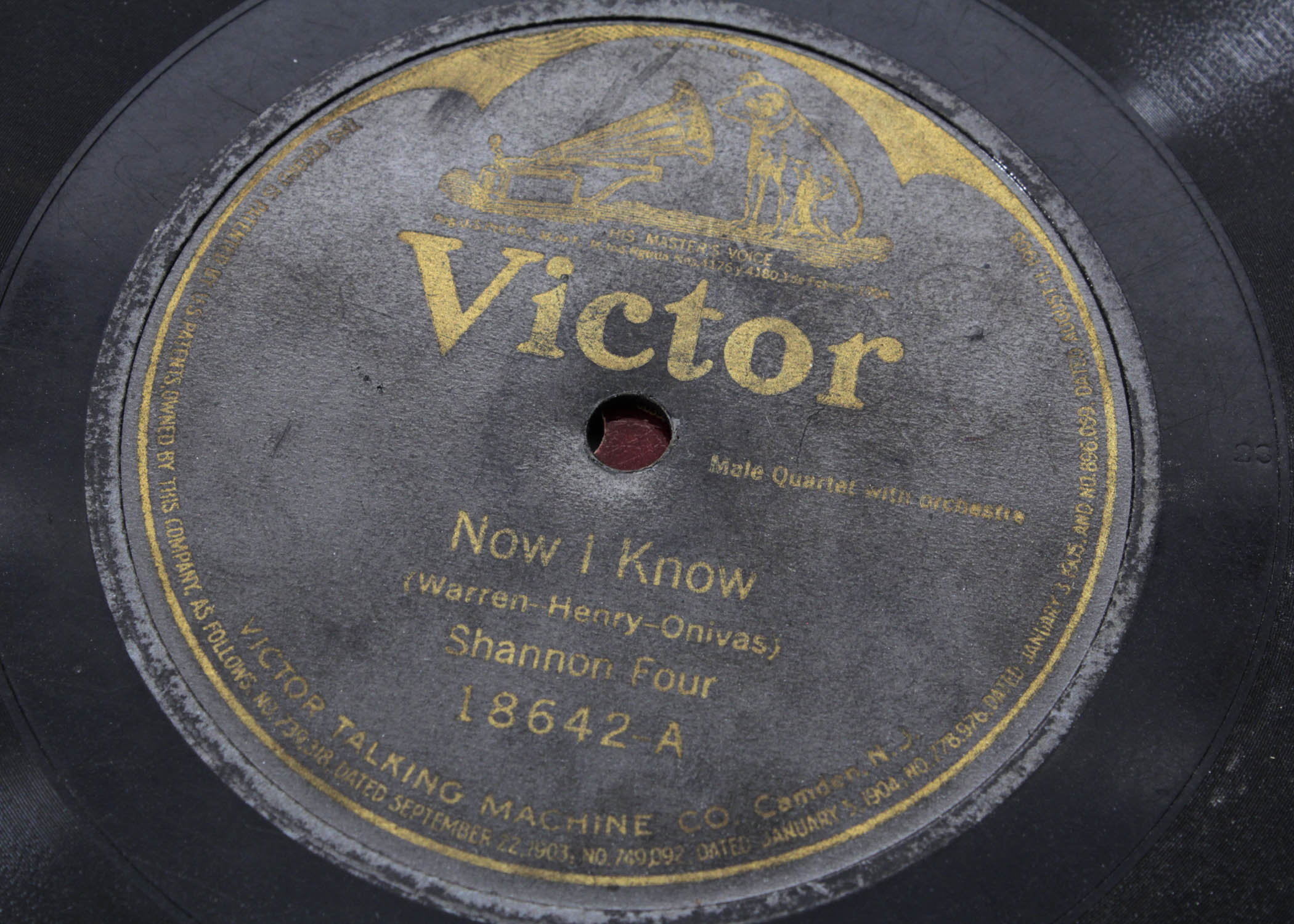 Vintage Horn Victrola  VIC.II 40944