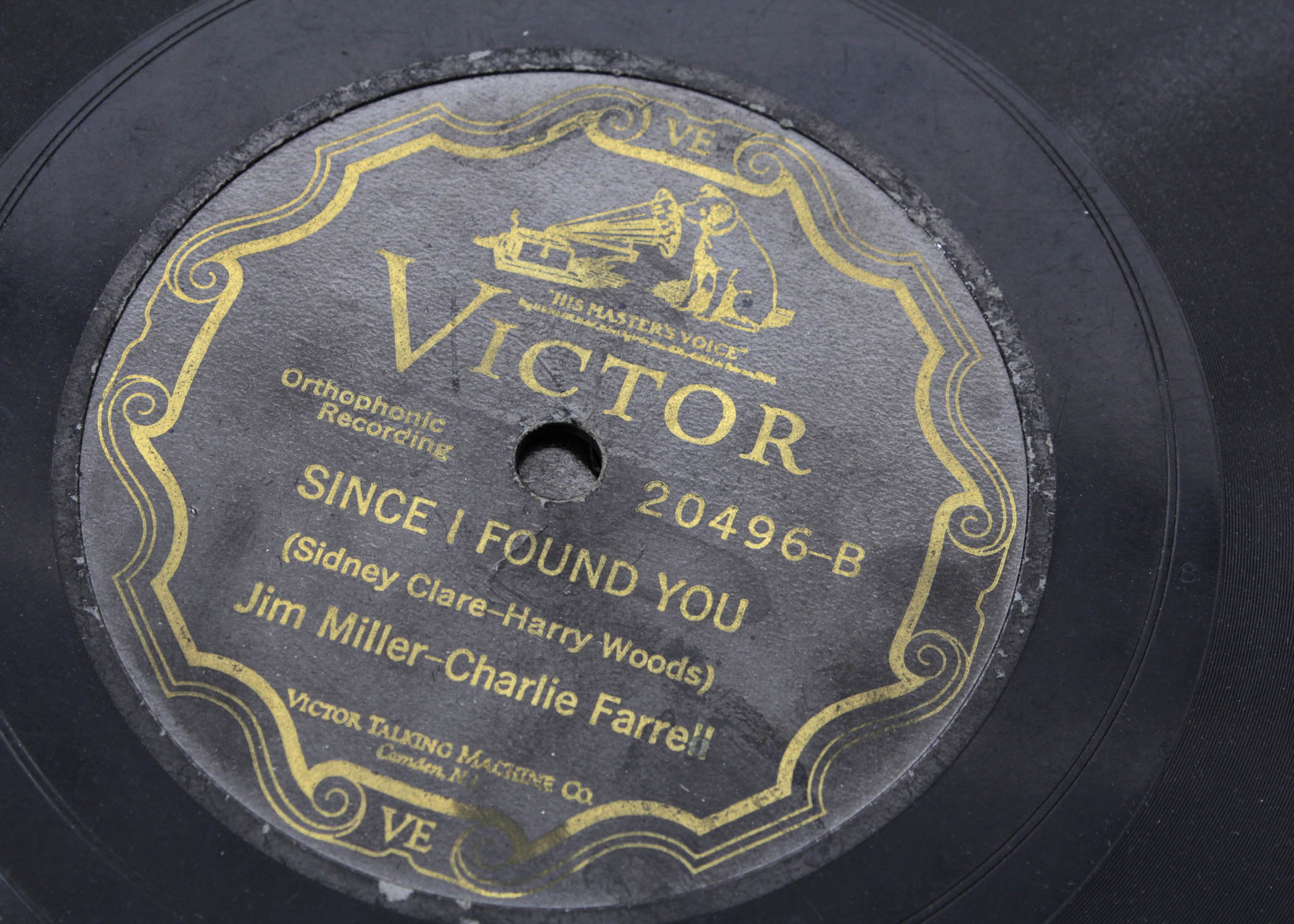 Vintage Horn Victrola  VIC.II 40944