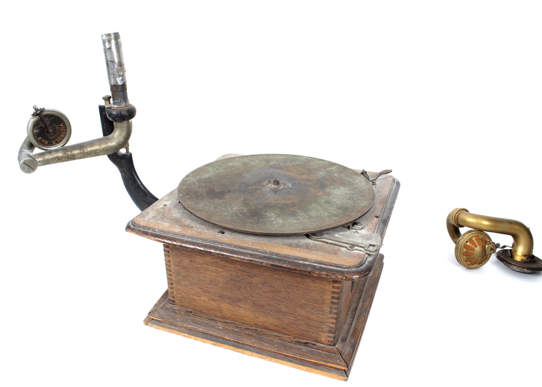 Vintage Horn Victrola  VIC.II 40944