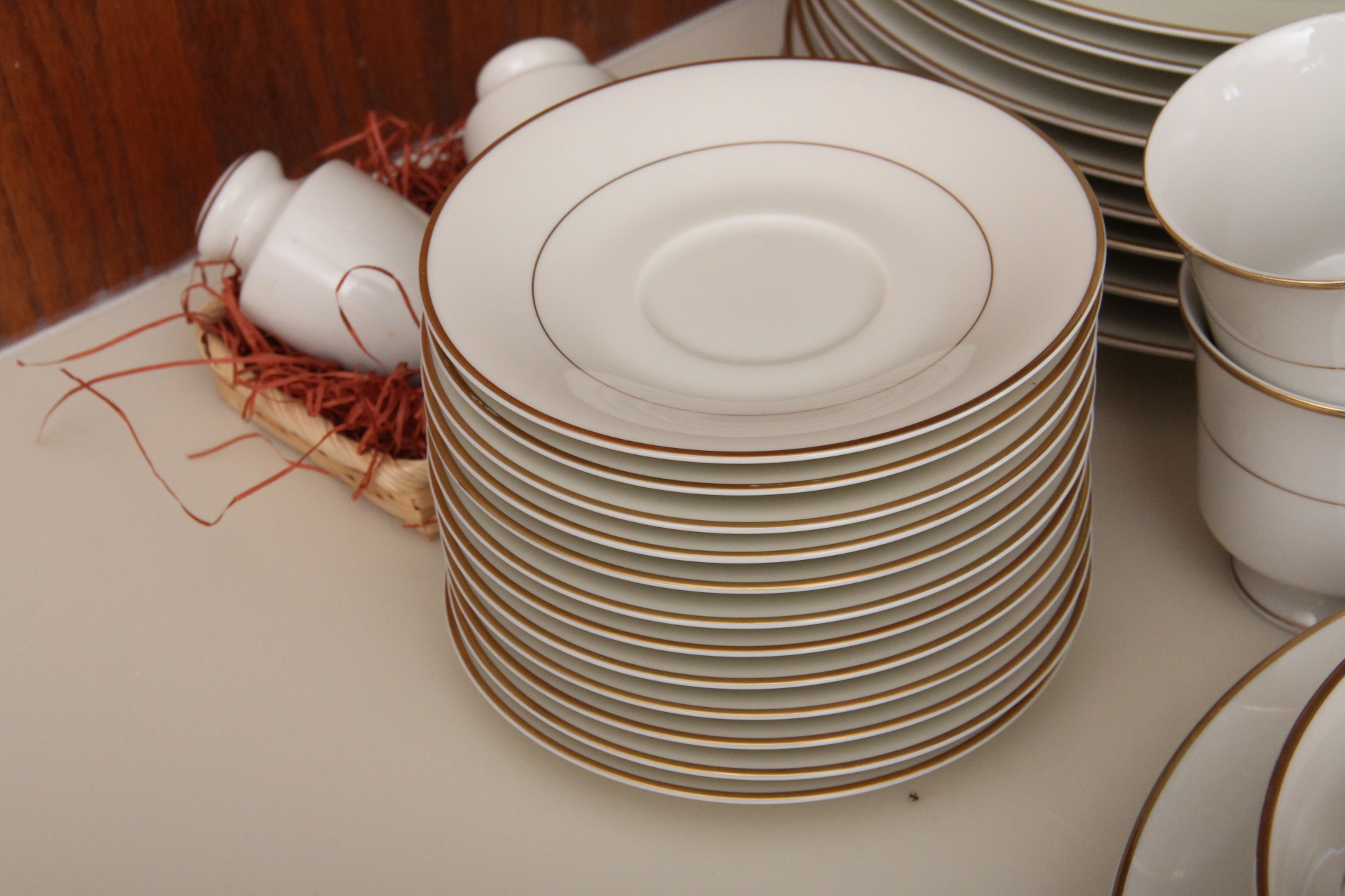 "Elegance" by Sakura Placeware