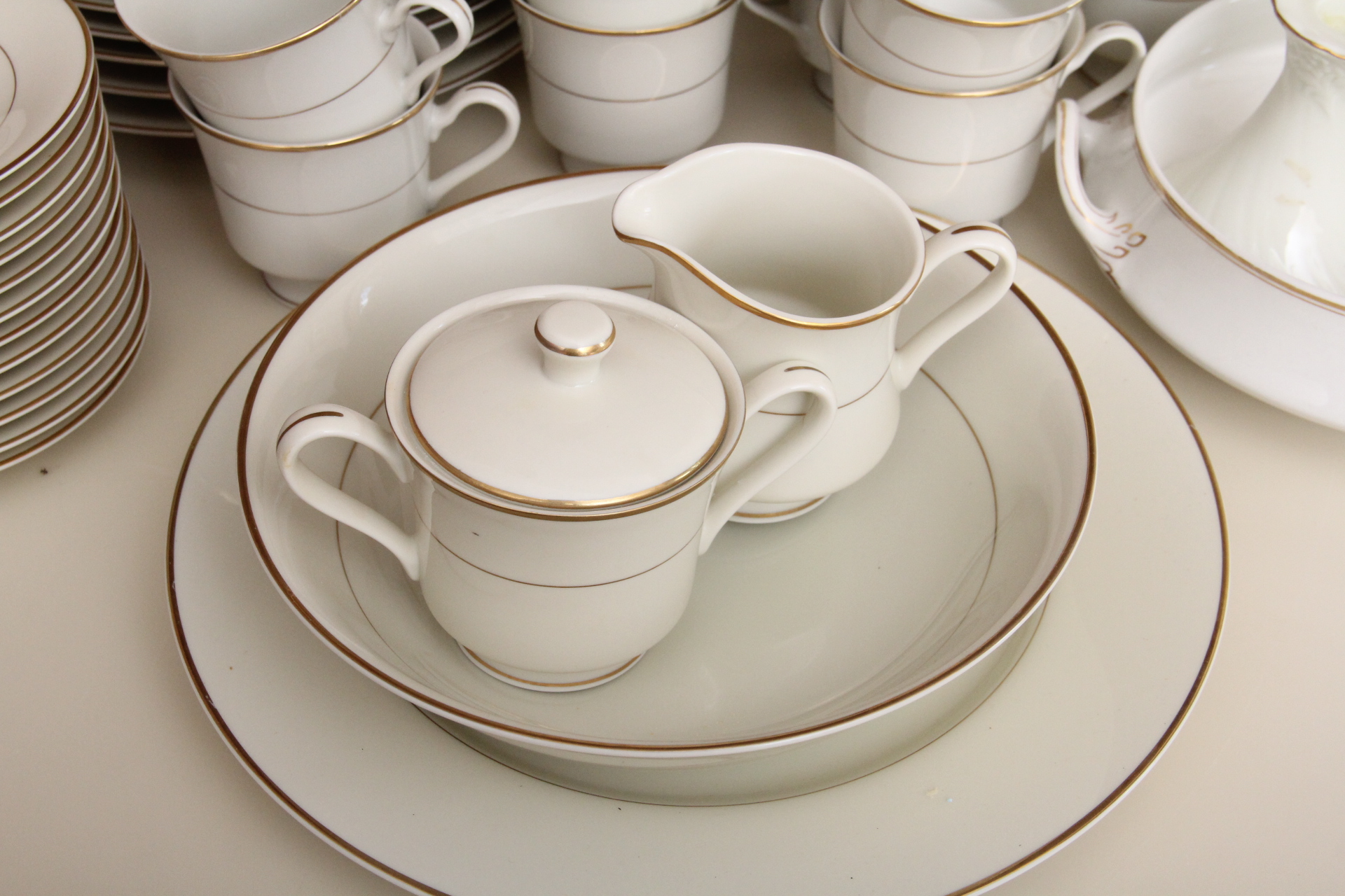 "Elegance" by Sakura Placeware