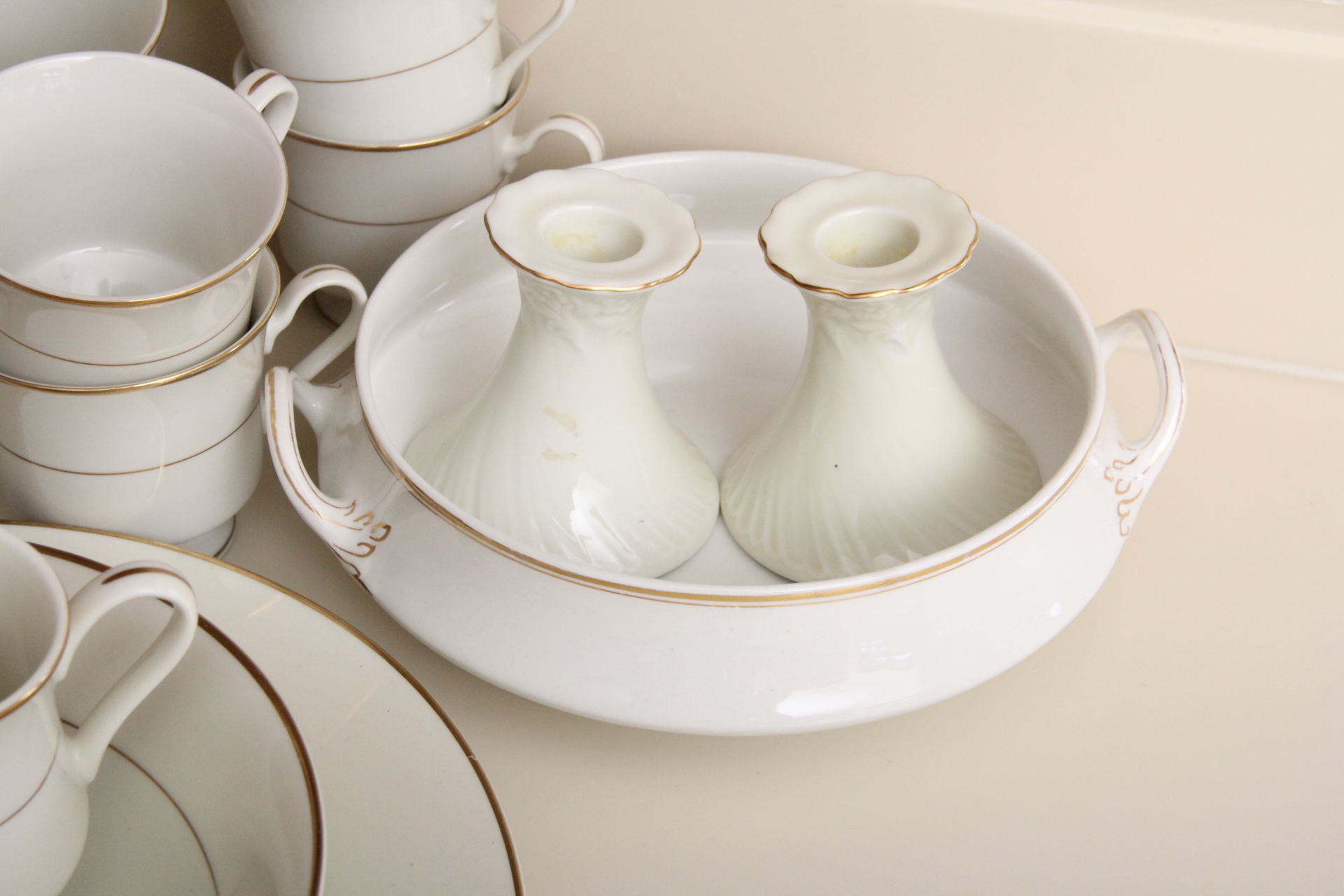 "Elegance" by Sakura Placeware