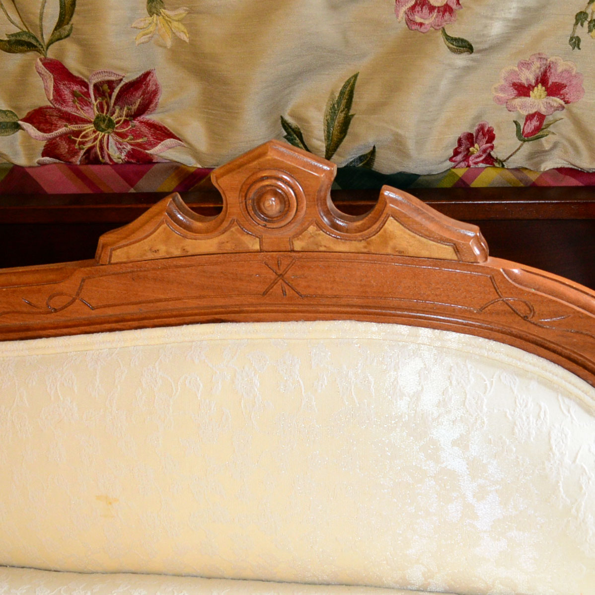 Eastlake Chaise Lounge