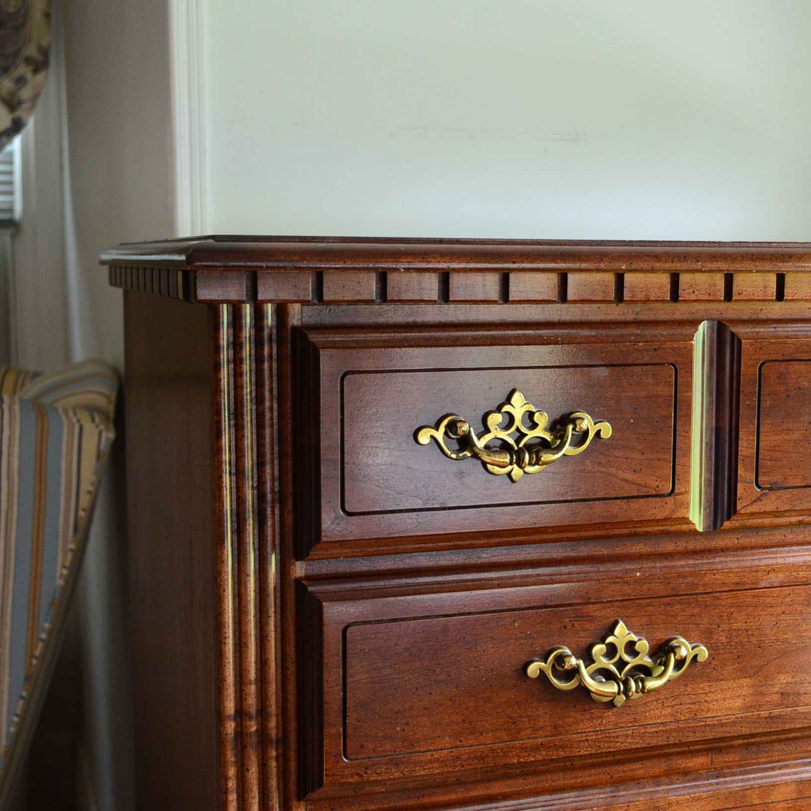 Traditional Mahogany Dresser
