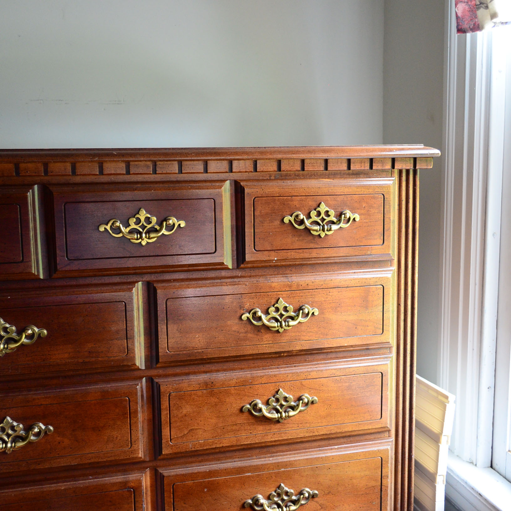 Traditional Mahogany Dresser
