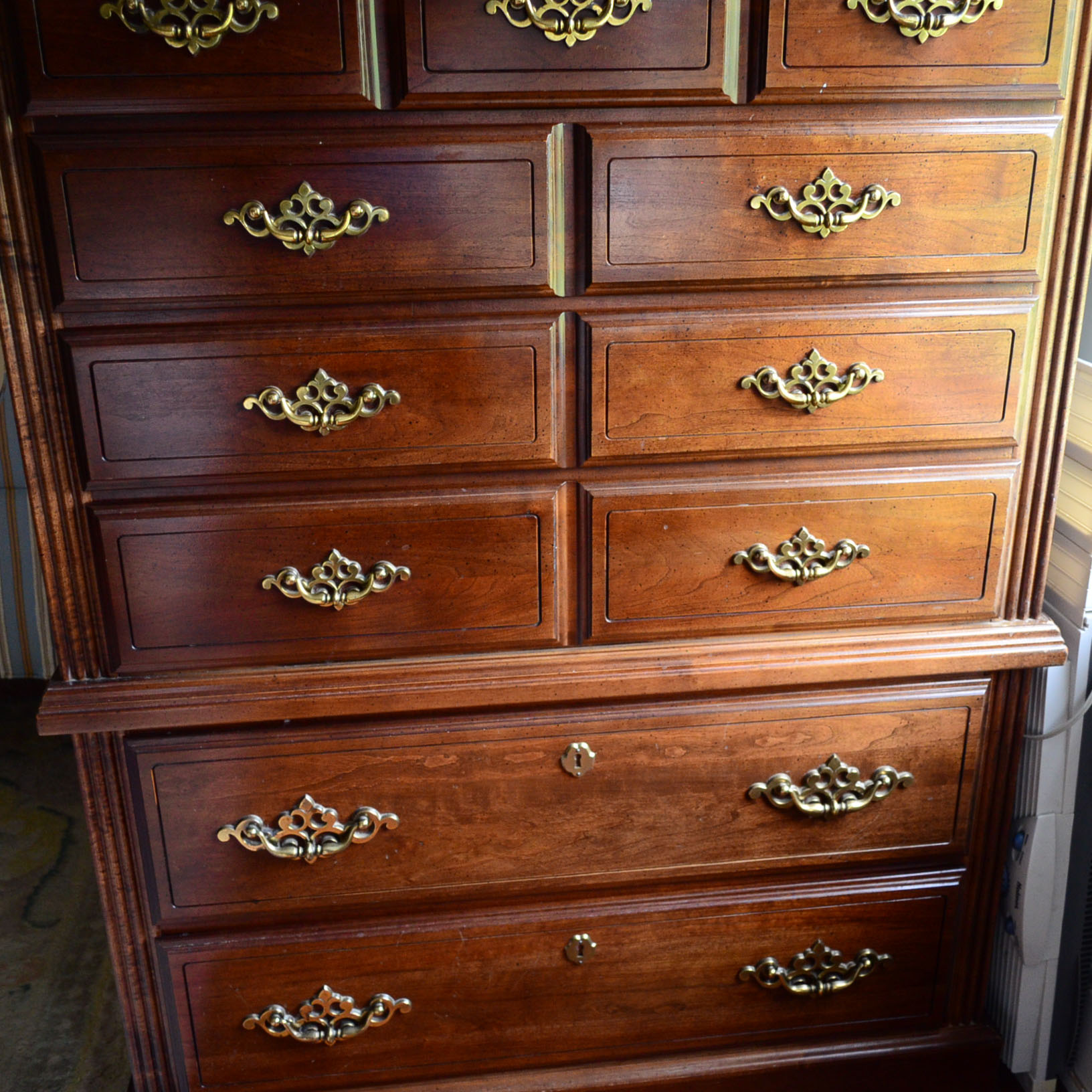 Traditional Mahogany Dresser
