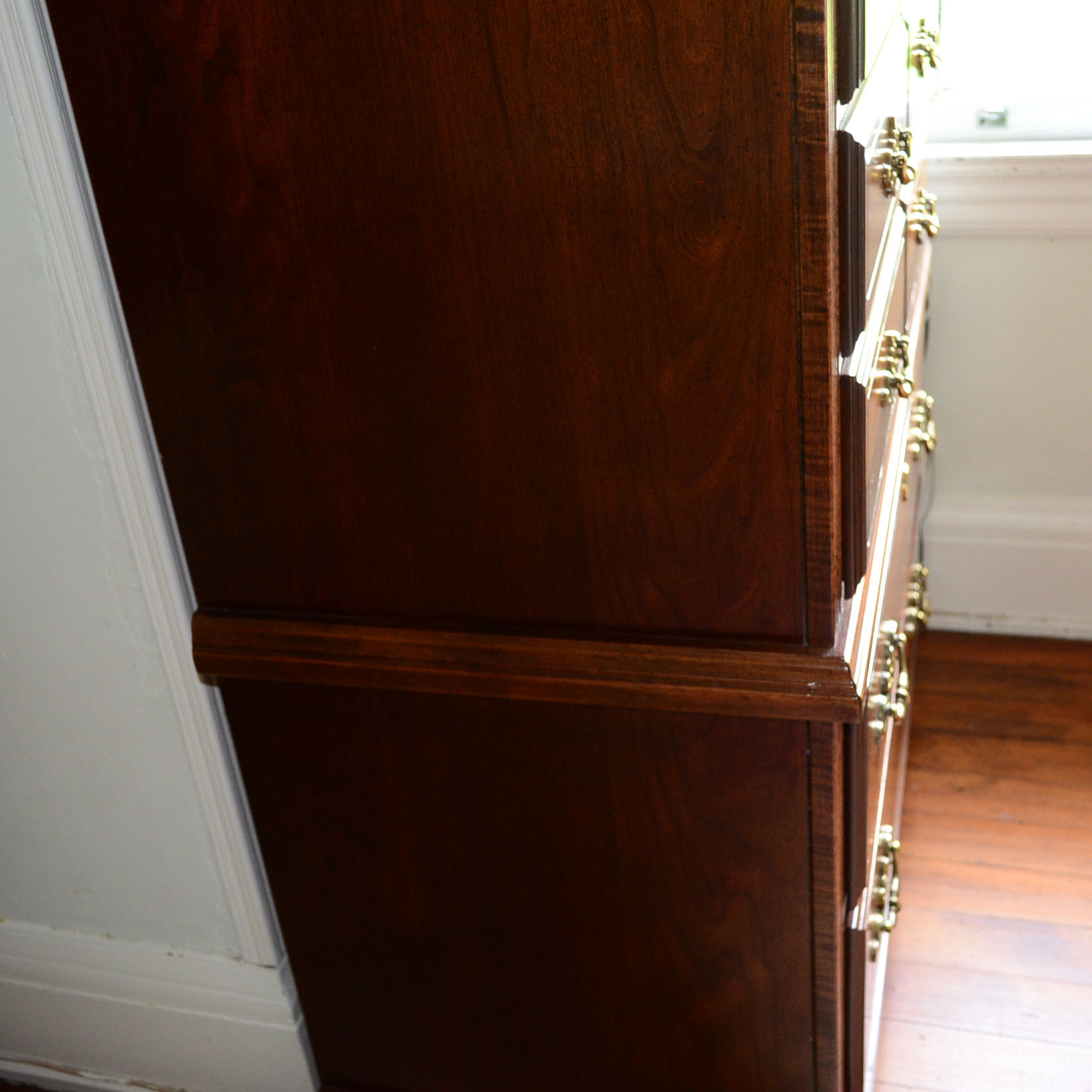 Traditional Mahogany Dresser
