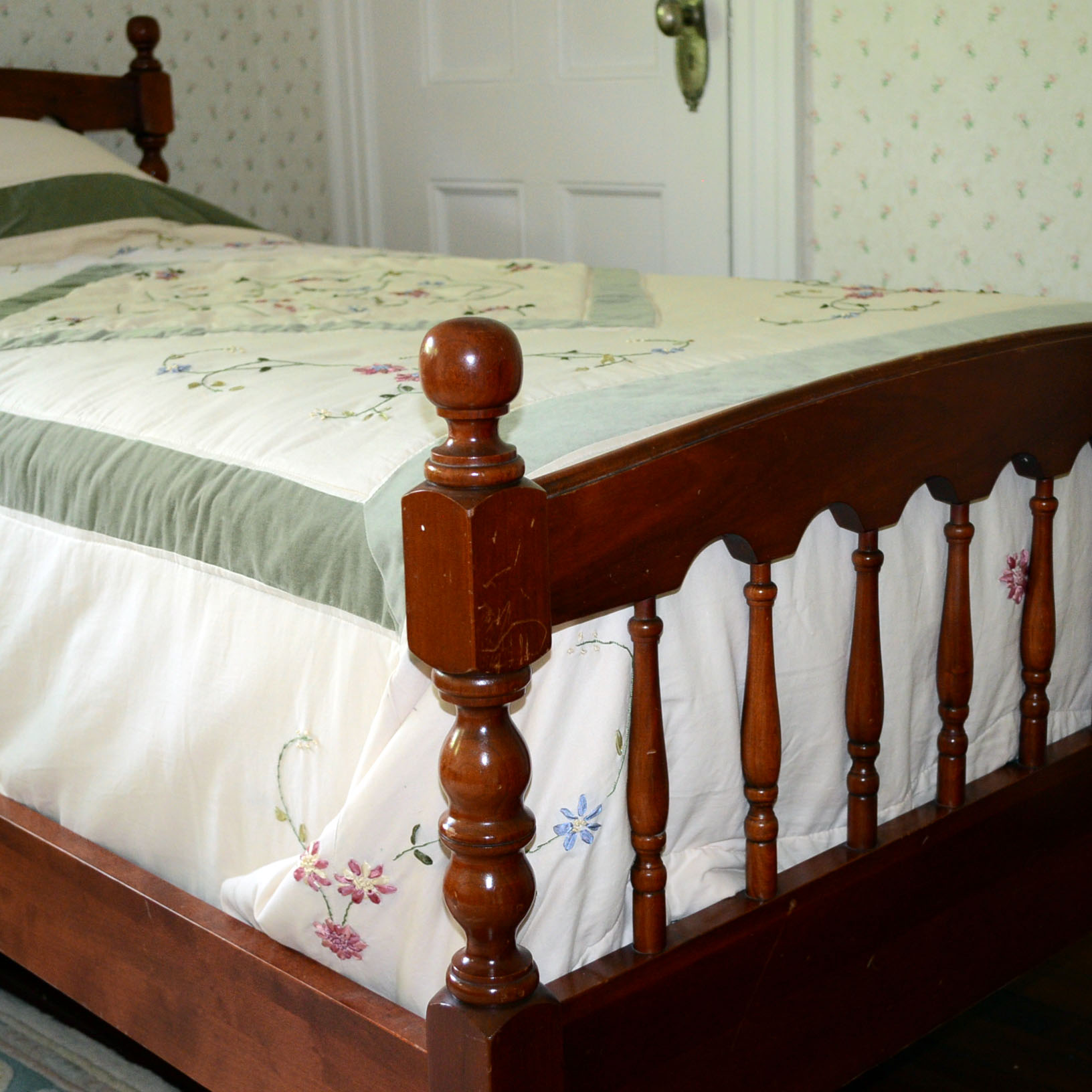 Twin Size Wood Bed Frame