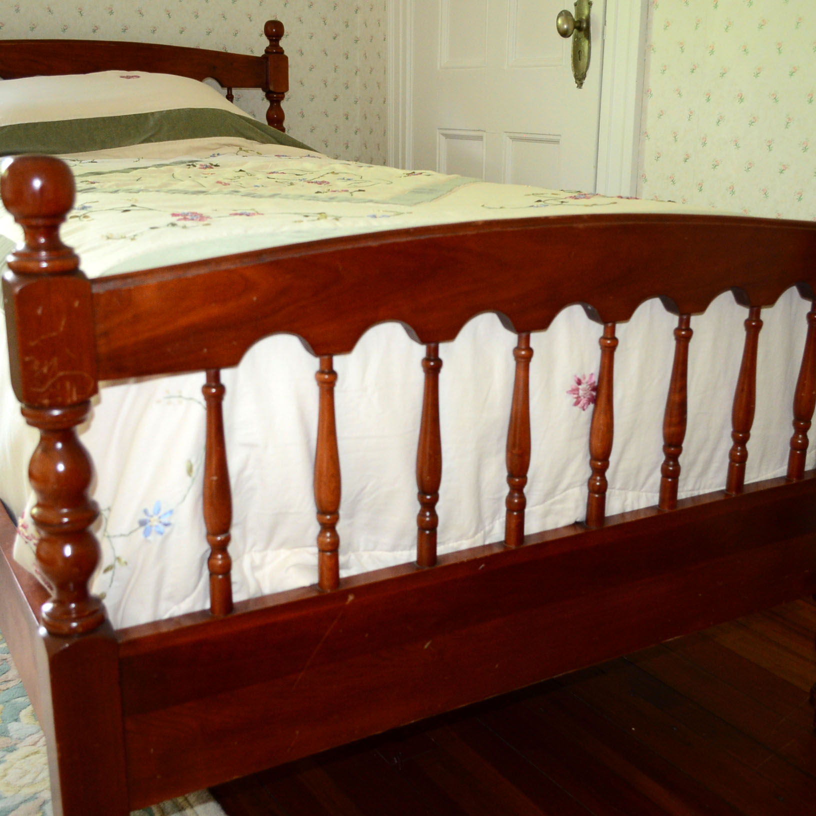 Twin Size Wood Bed Frame
