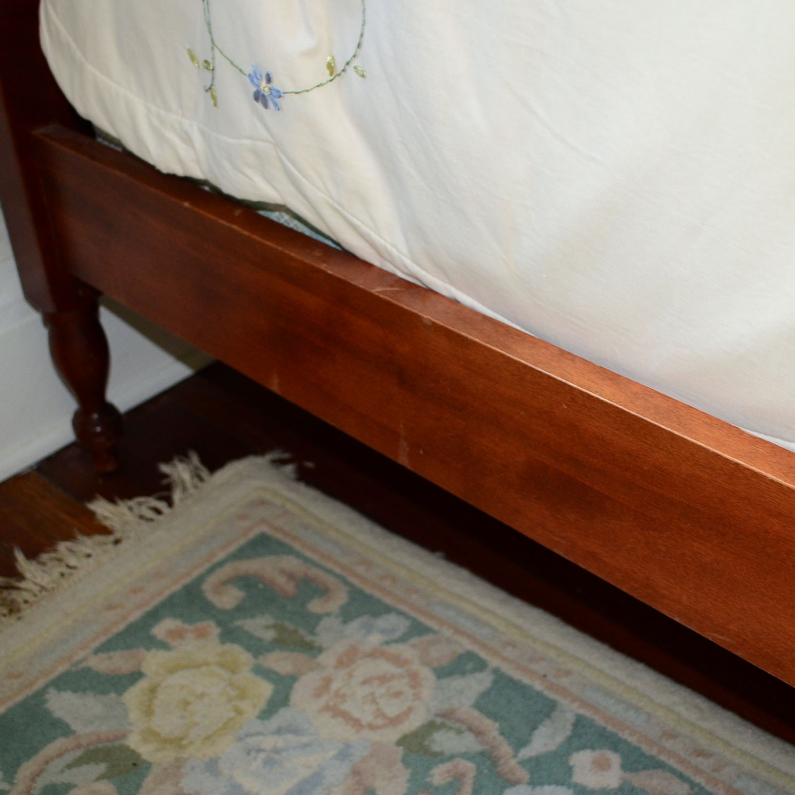 Twin Size Wood Bed Frame