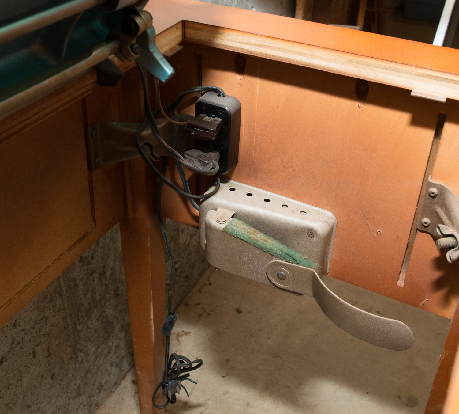 Mid-Century Modern Sewing Table & White Sewing Machine
