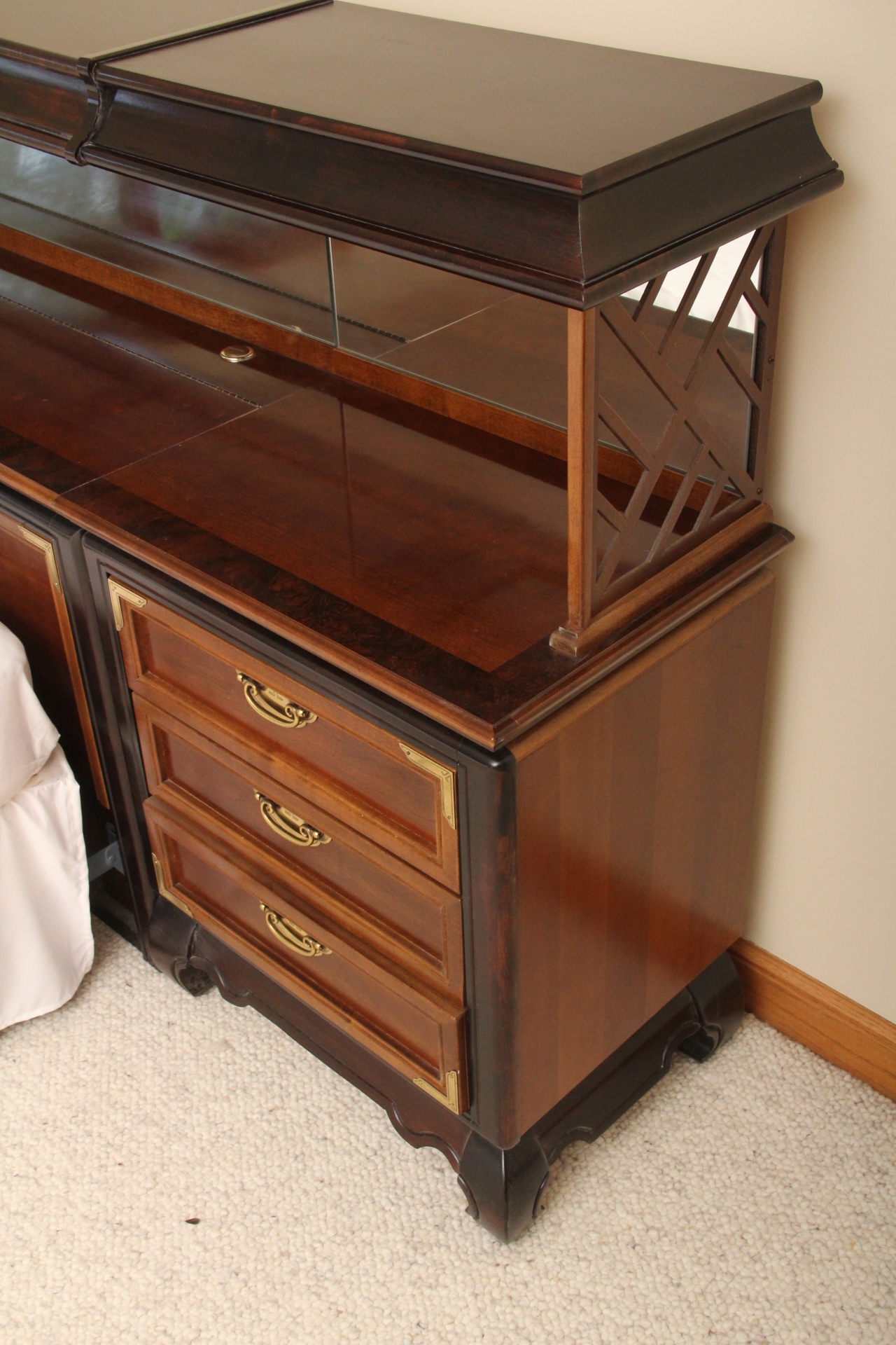 Broyhill "Premier Ming Dynasty" Queen Bed