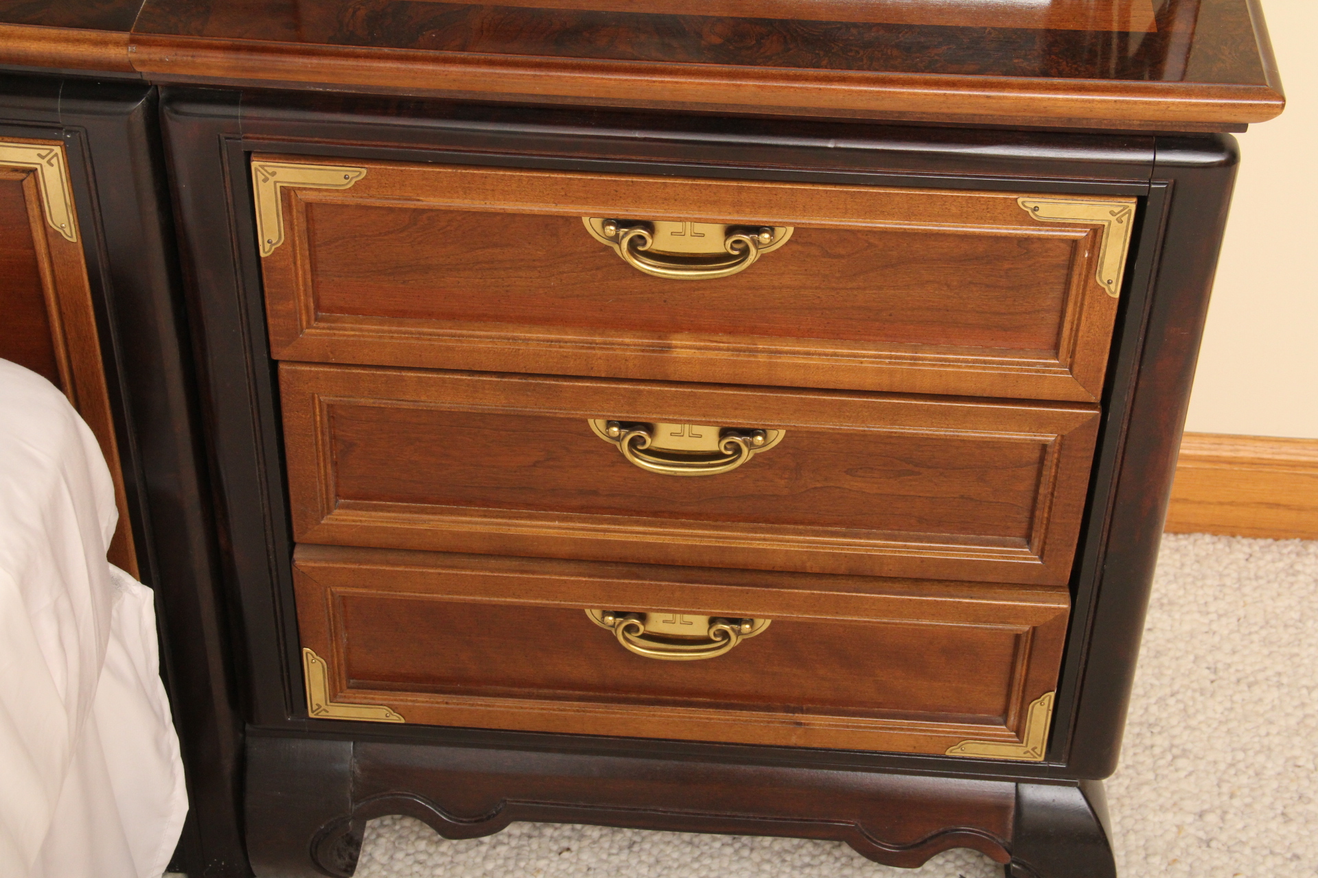 Broyhill "Premier Ming Dynasty" Queen Bed