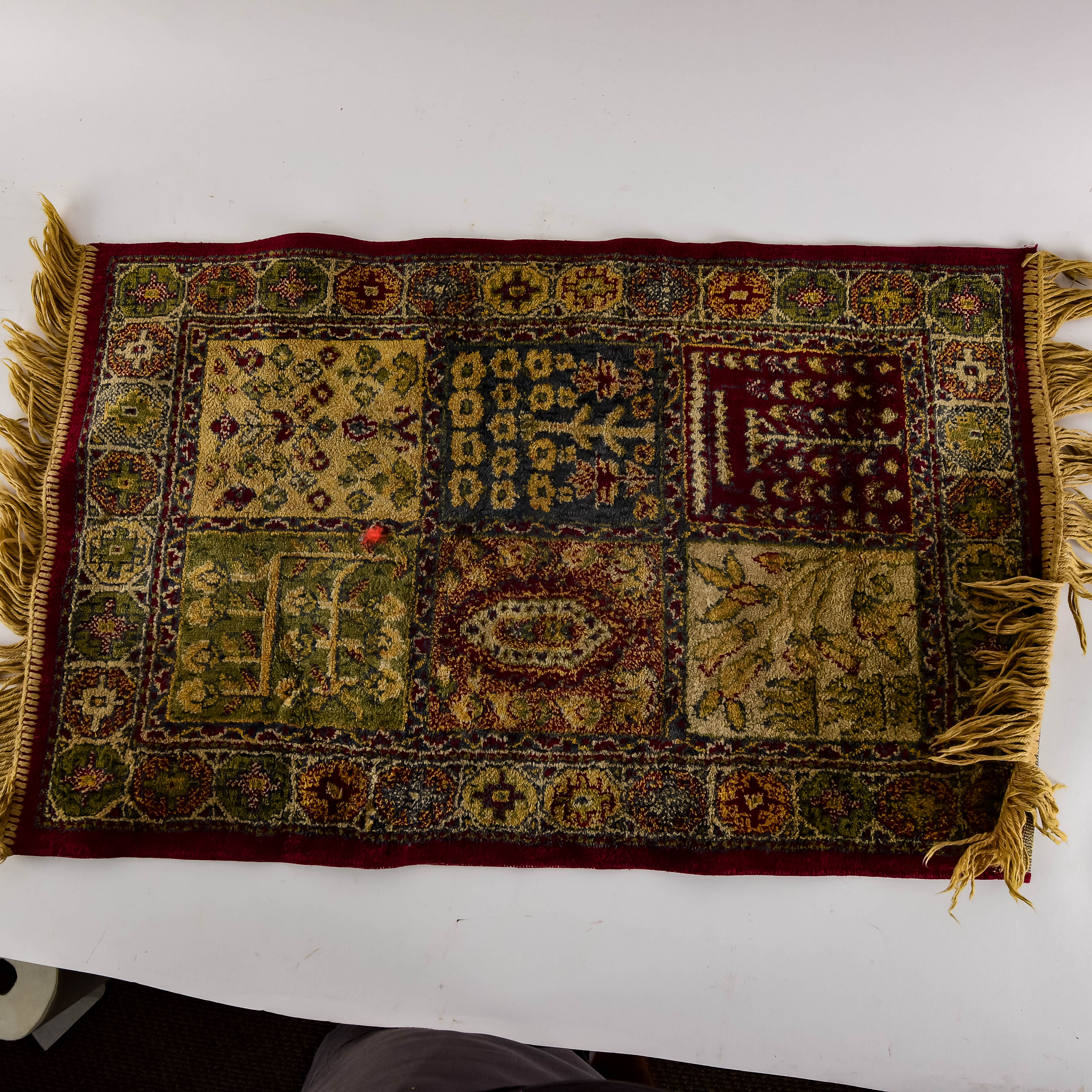 Machine-Made Bakhtiari-Style Wool Rug