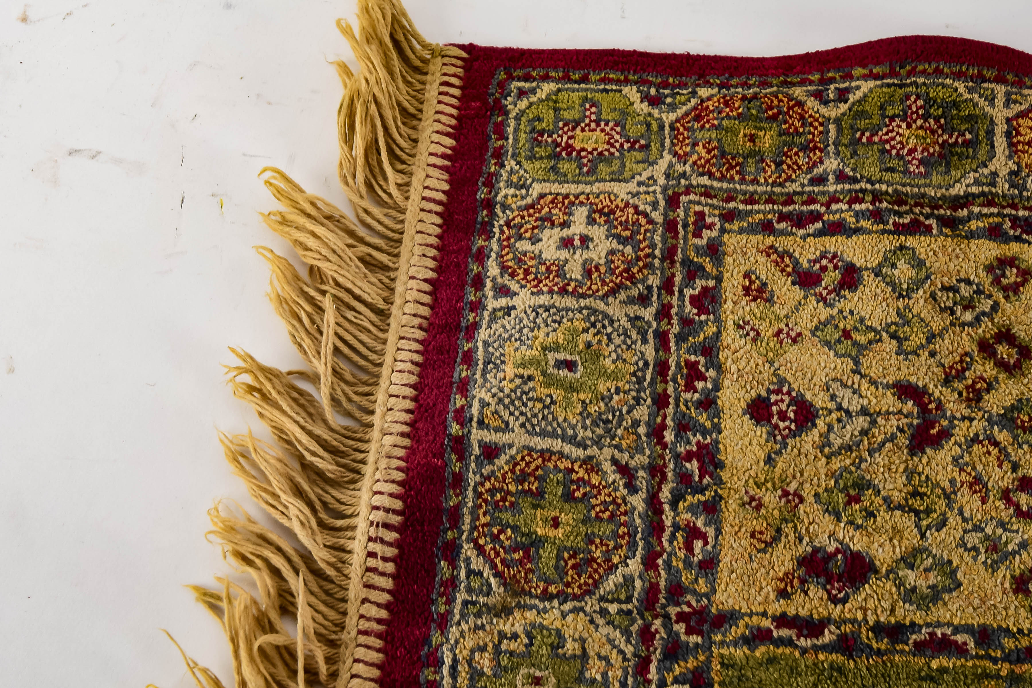 Machine-Made Bakhtiari-Style Wool Rug