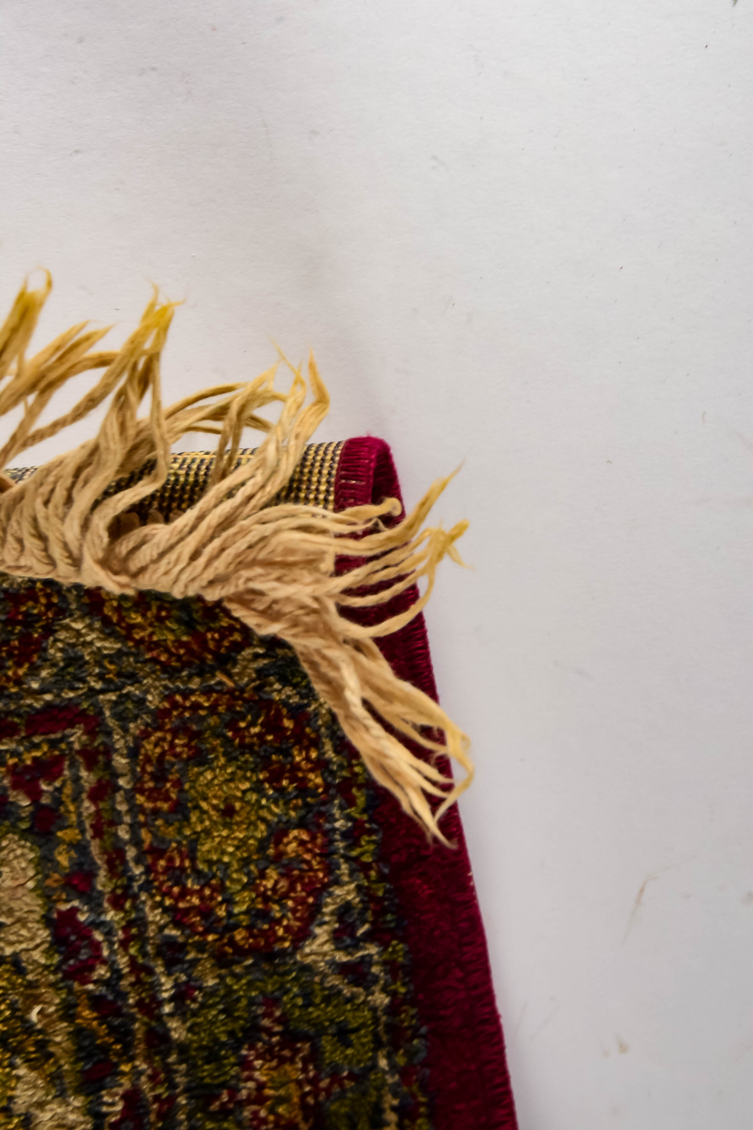 Machine-Made Bakhtiari-Style Wool Rug