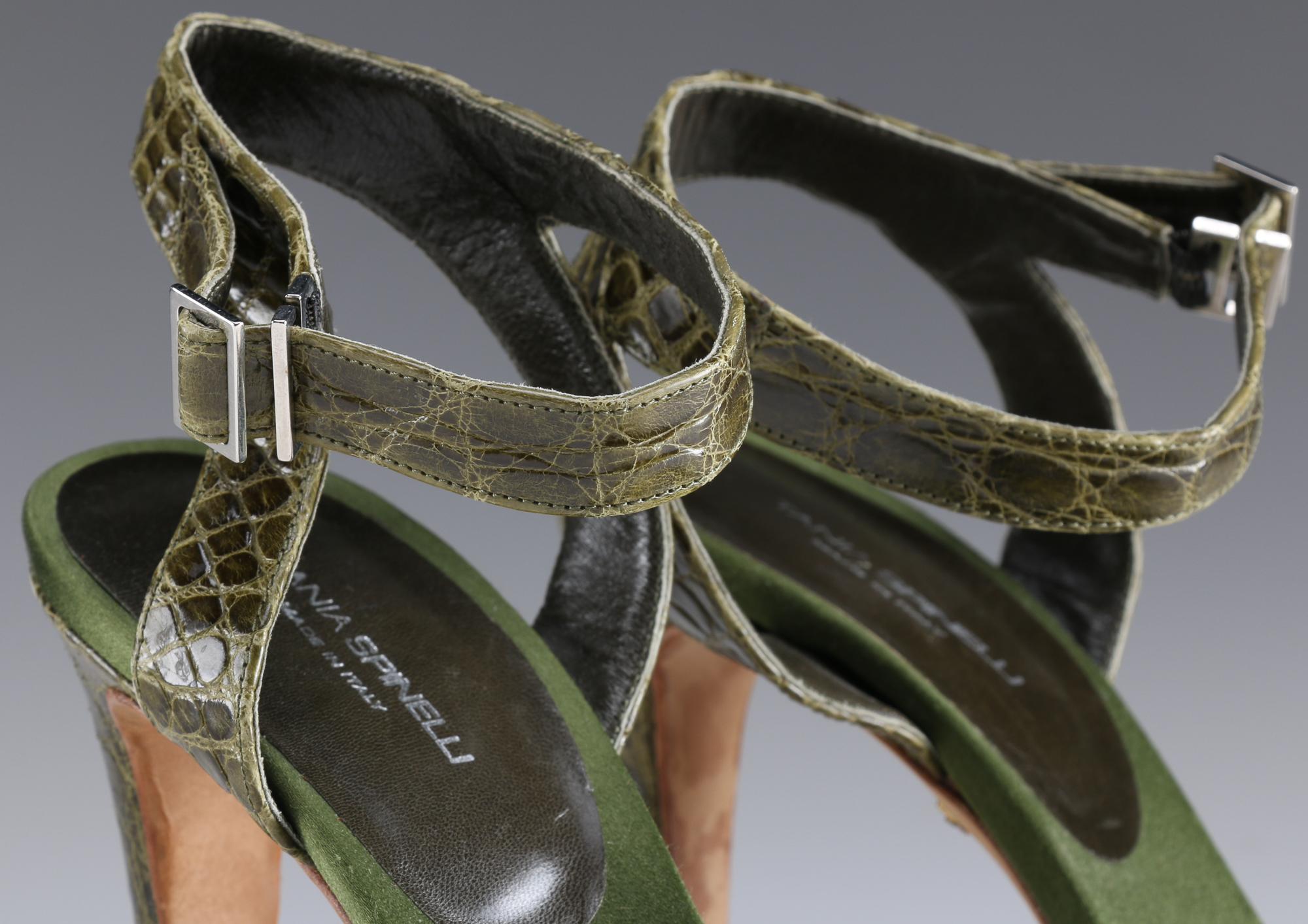 Tania Spinelli Olive Green Alligator Heels