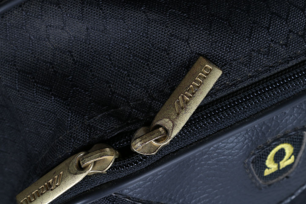 Mizuno Golf Bag with Umbrellas and Nike Air "Verdana Last" Golf Shoes