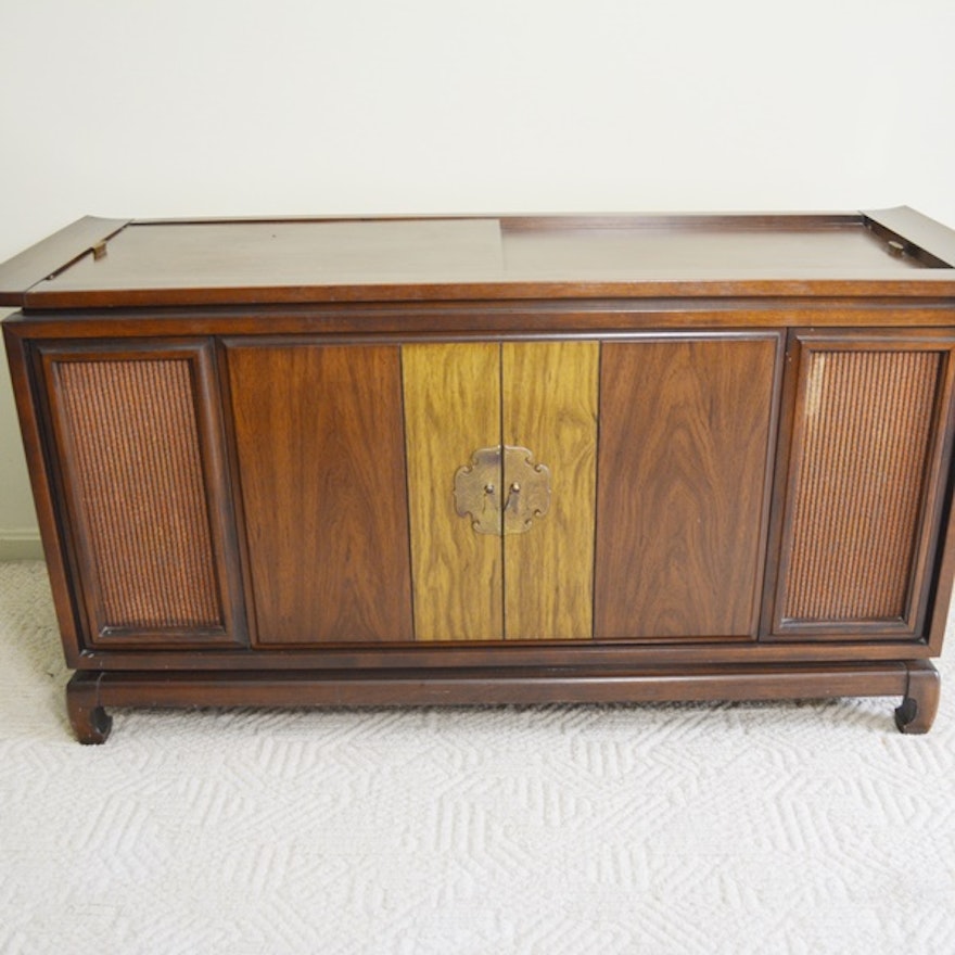 Magnavox Vintage Stereo Console With Asian Influenced Design