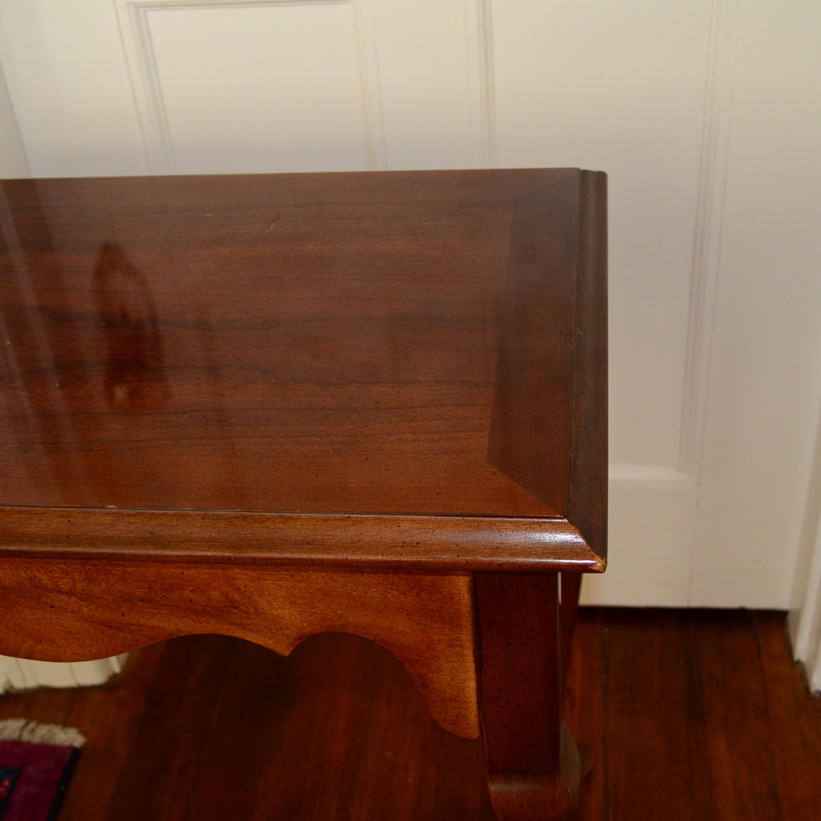 Lane Queen Anne Cherry Console Table