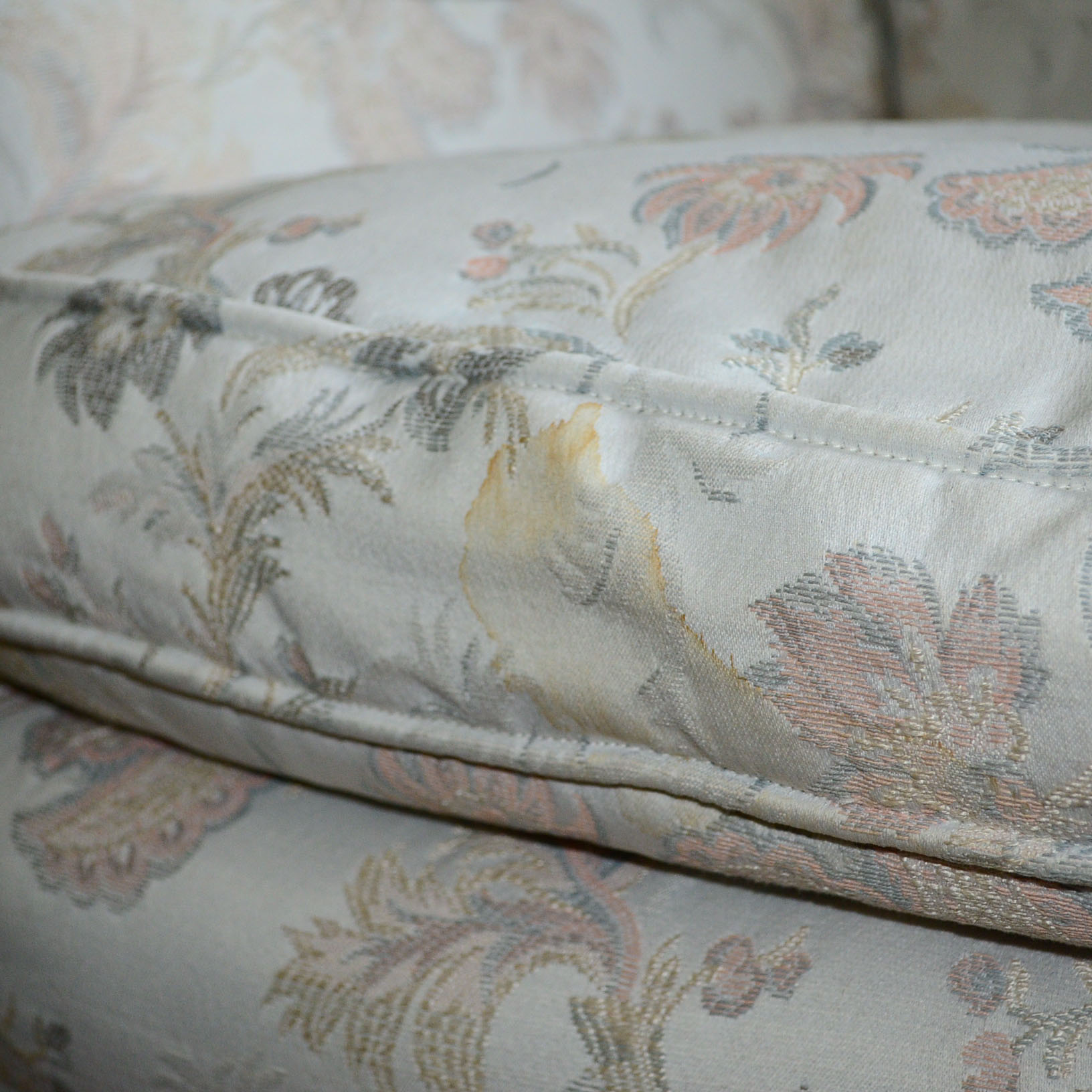 Traditional Arm Chair