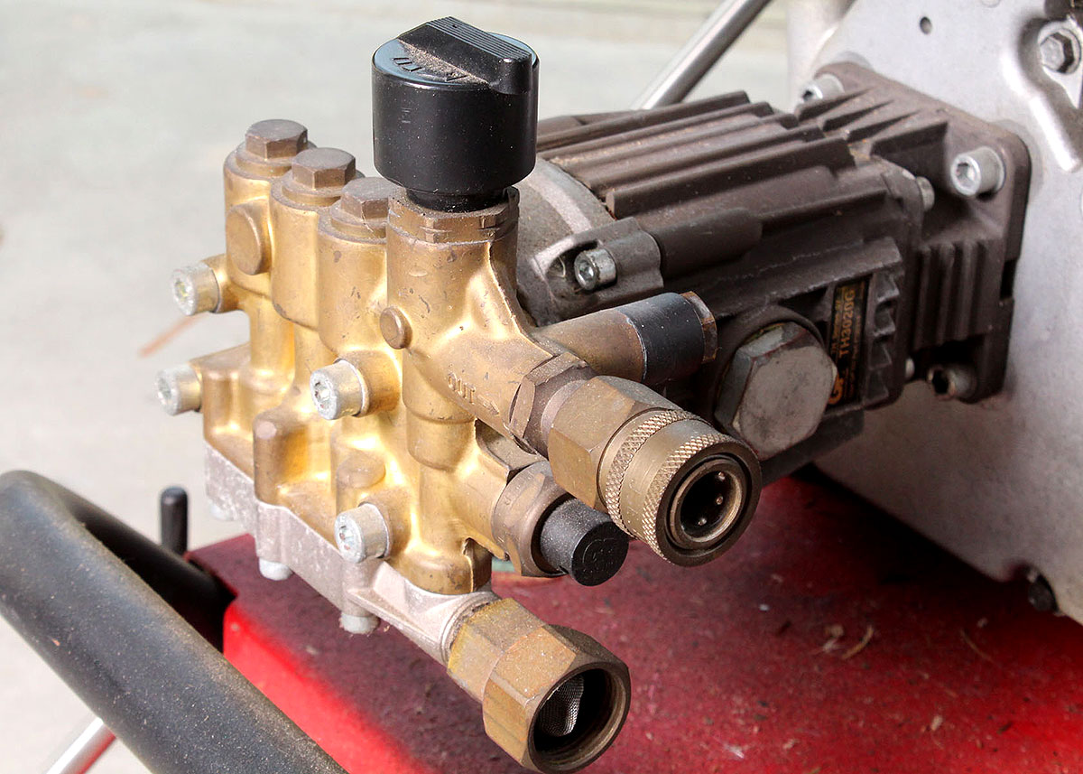 2300 PSI Pressure Washer 2.9GPM