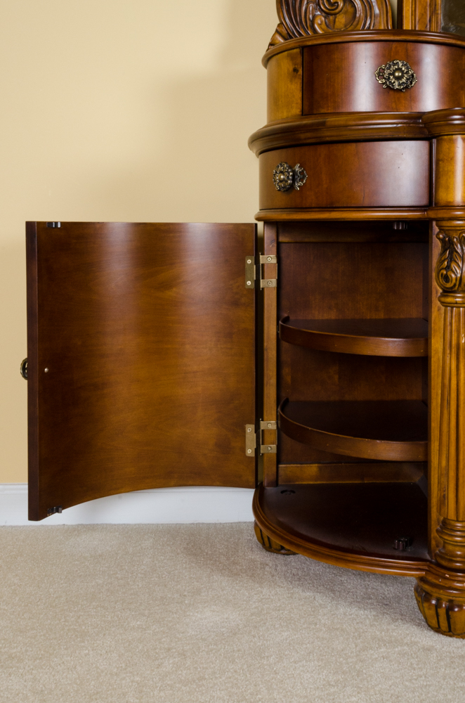 Pulaski Furniture Edwardian Vanity with Mirror